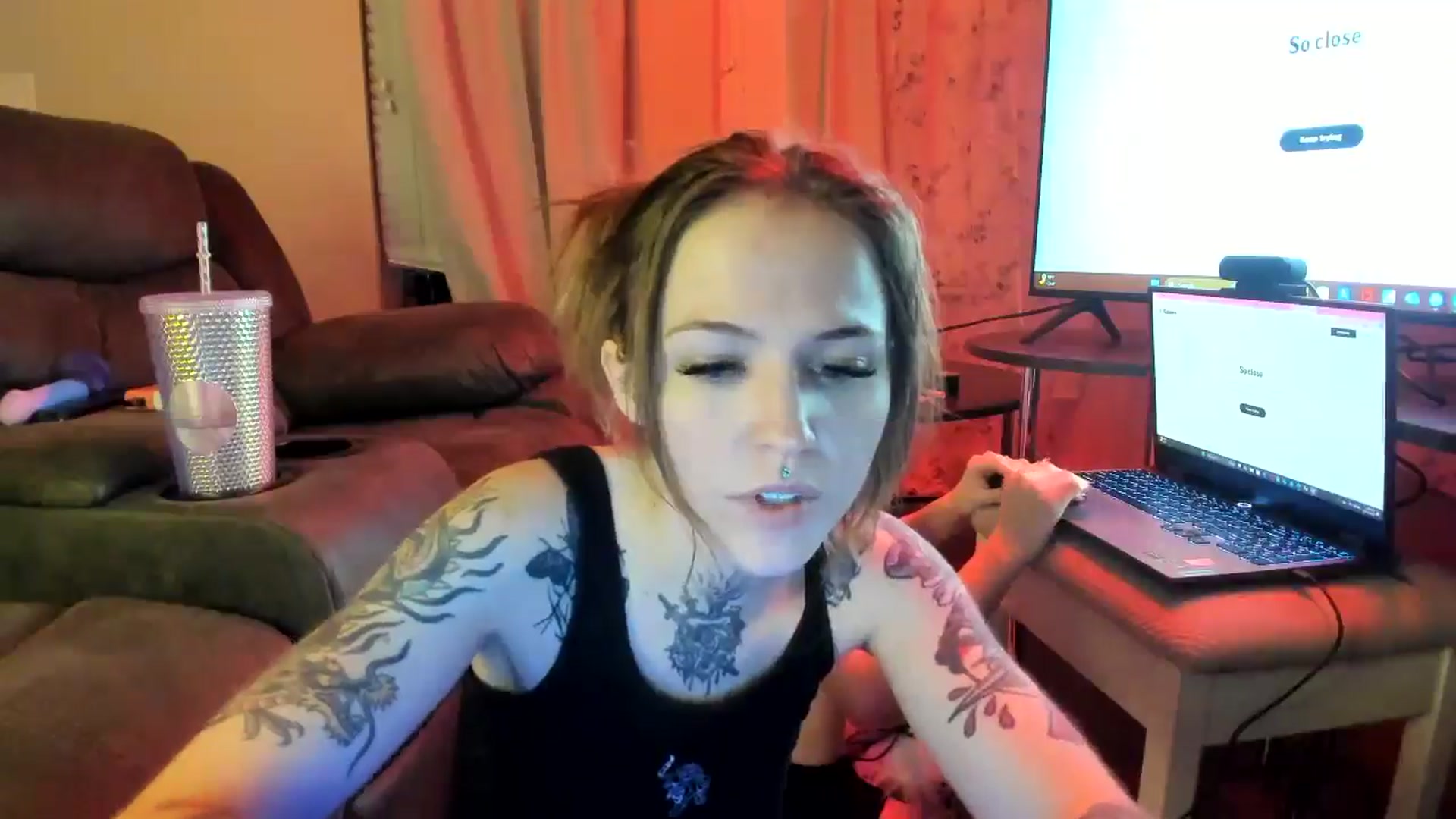 Gallery image thumbnail from Baileyskyes's myfreecams stream on, 10/16/2024, 11:39 image 2 of 20