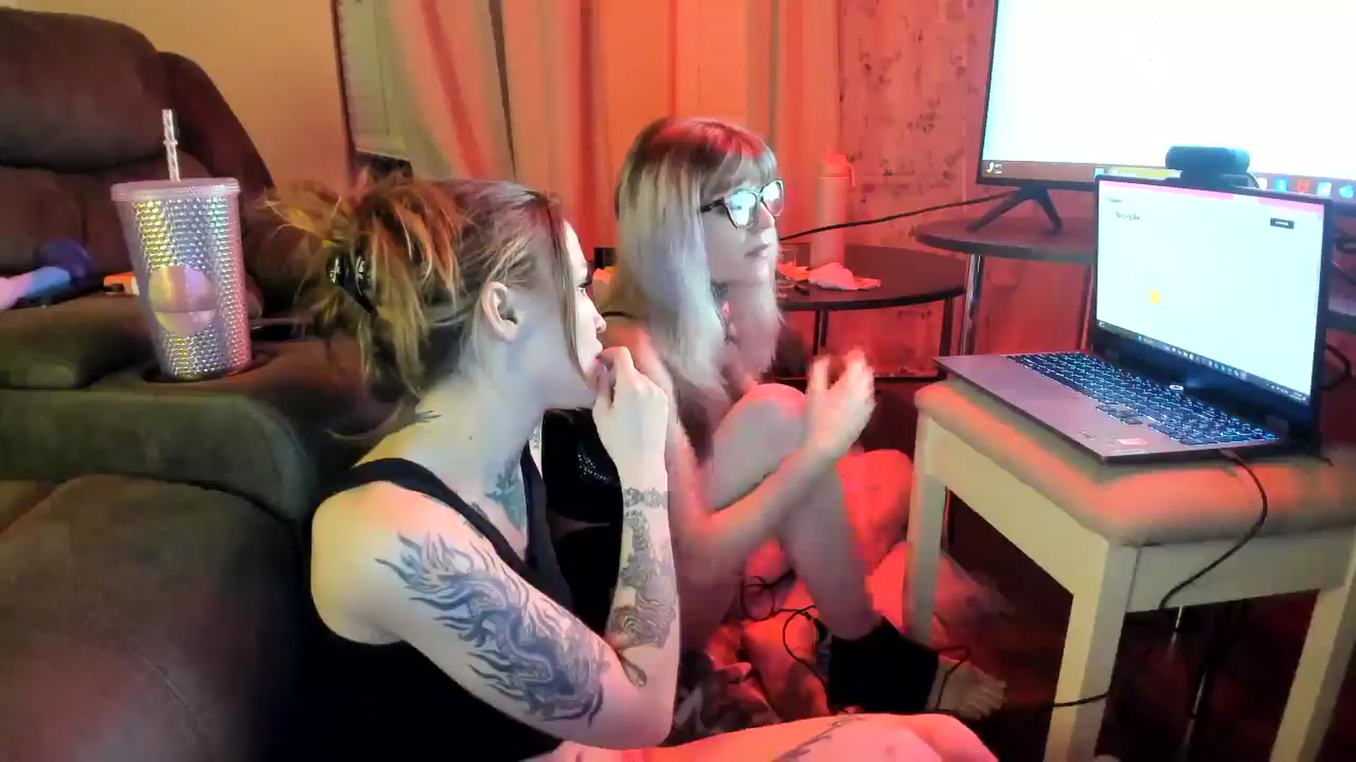 Gallery image thumbnail from Baileyskyes's myfreecams stream on, 10/16/2024, 11:39 image 10 of 20