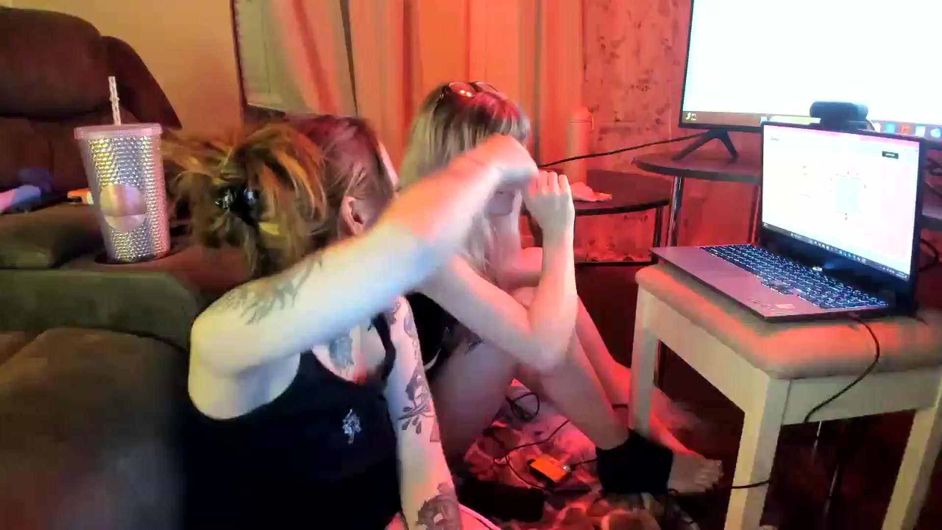 Gallery image thumbnail from Baileyskyes's myfreecams stream on, 10/16/2024, 11:39 image 15 of 20