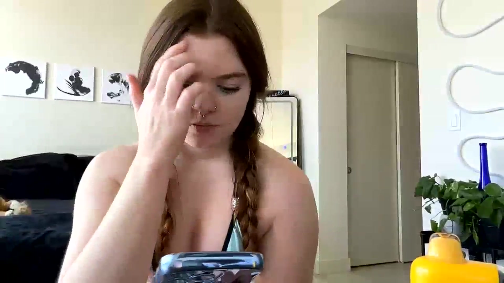 Gallery image thumbnail from Baileyybabyy's myfreecams stream on, 03/20/2024, 19:31 image 12 of 20