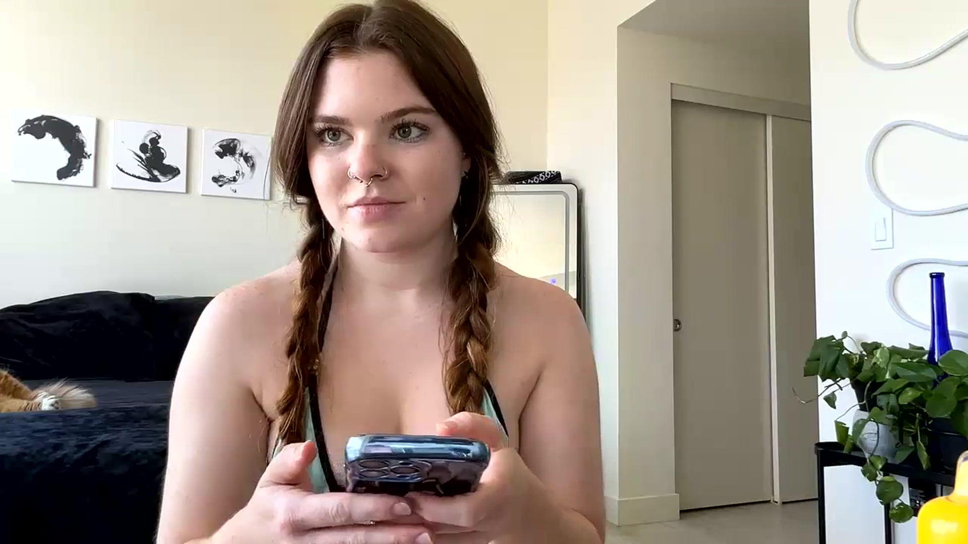 Gallery image thumbnail from Baileyybabyy's myfreecams stream on, 03/20/2024, 19:31 image 15 of 20