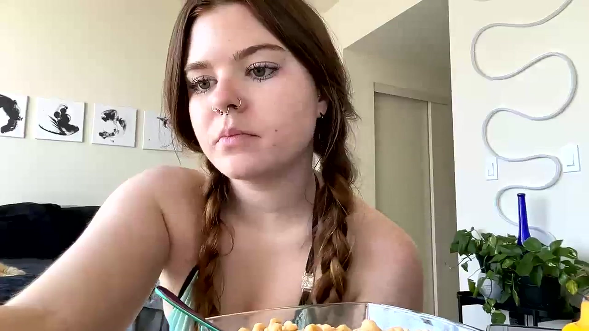 Gallery image thumbnail from Baileyybabyy's myfreecams stream on, 03/20/2024, 19:31 image 4 of 20