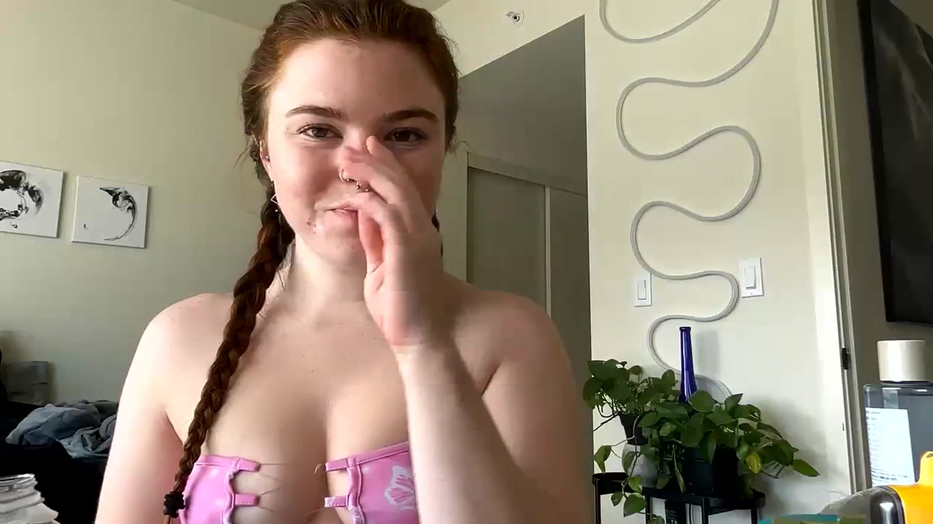 Gallery image thumbnail from Baileyybabyy's myfreecams stream on, 03/22/2024, 19:37 image 11 of 20