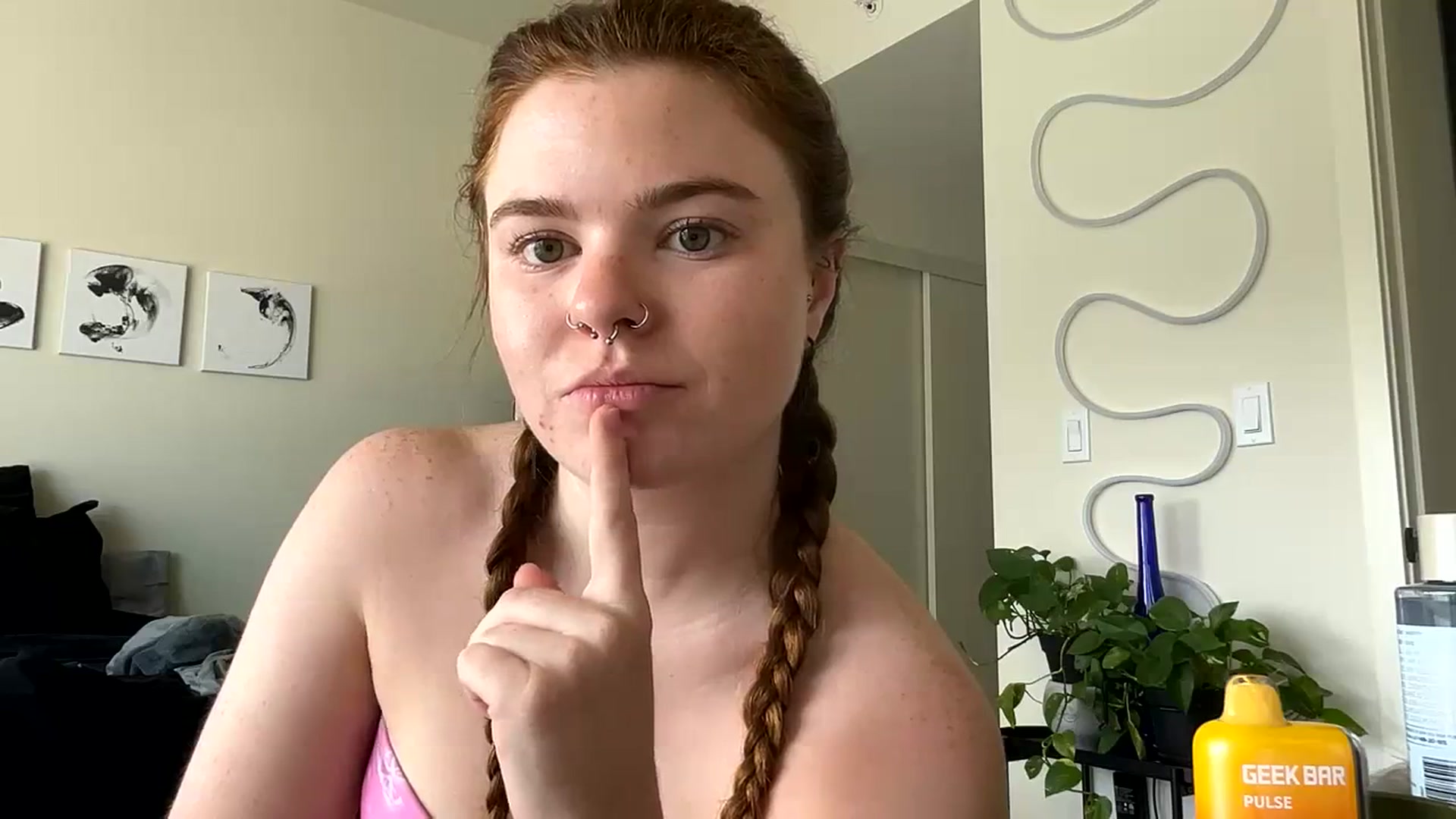 Gallery image thumbnail from Baileyybabyy's myfreecams stream on, 03/22/2024, 19:37 image 18 of 20
