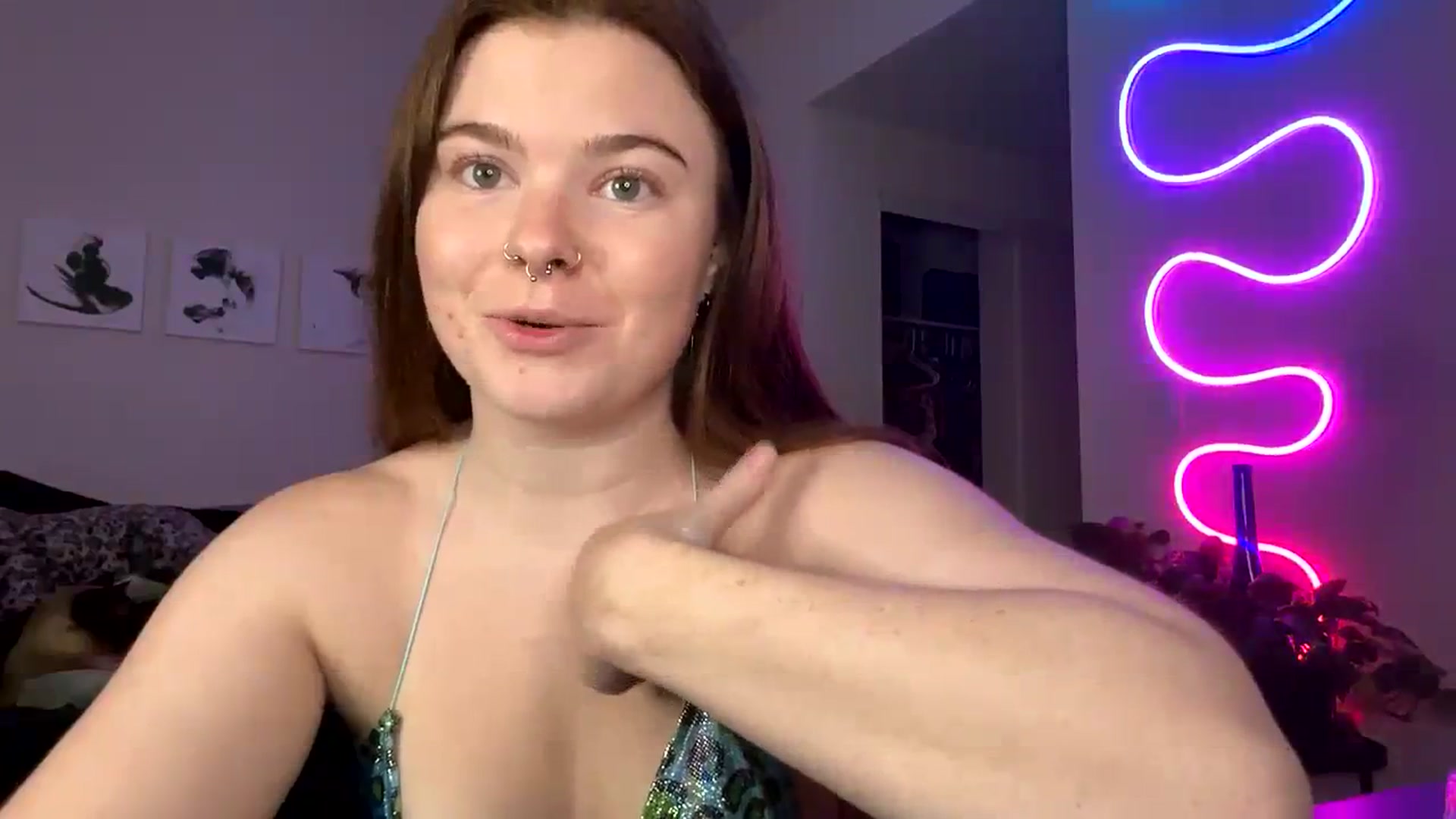 Gallery image thumbnail from Baileyybabyy's myfreecams stream on, 03/27/2024, 04:34 image 18 of 20