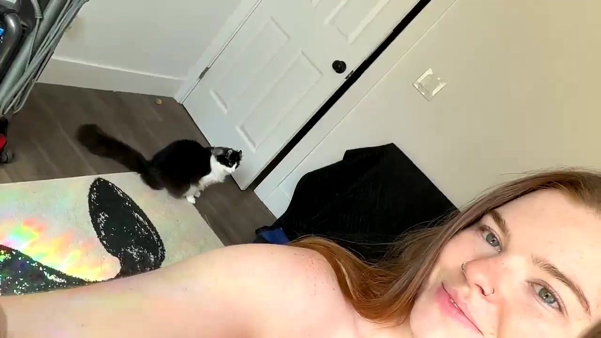 Gallery image thumbnail from Baileyybabyy's myfreecams stream on, 05/21/2024, 17:37 image 6 of 20