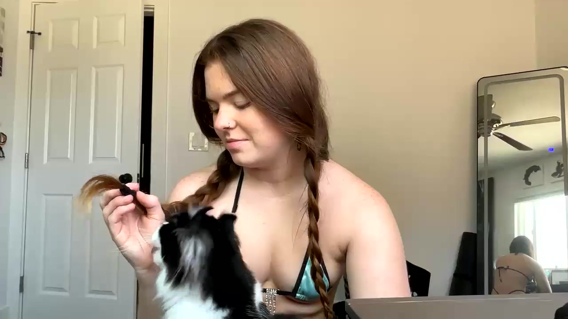 Gallery image thumbnail from Baileyybabyy's myfreecams stream on, 05/22/2024, 19:46 image 6 of 20