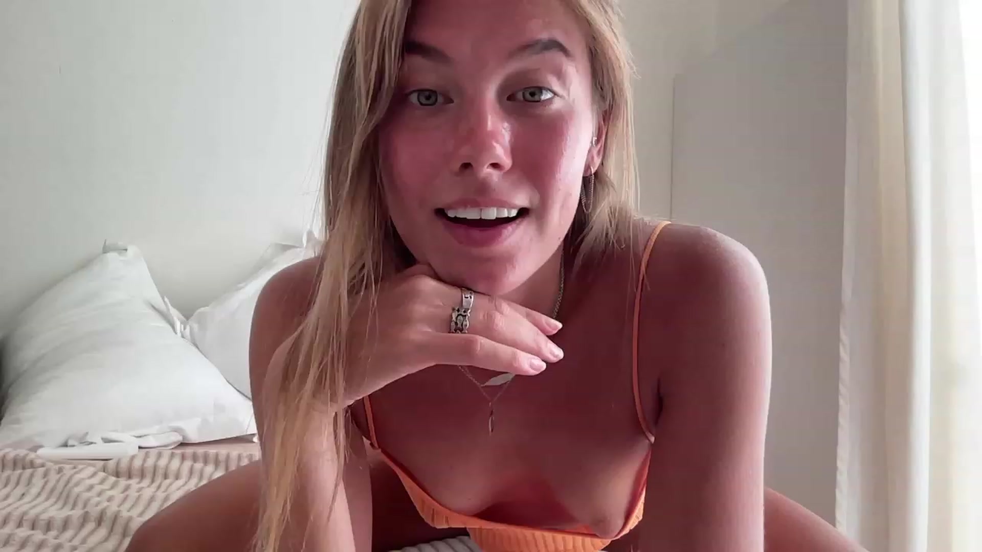 Gallery image thumbnail from BaliSurfGirl's myfreecams stream on, 01/22/2023, 08:56 image 7 of 20