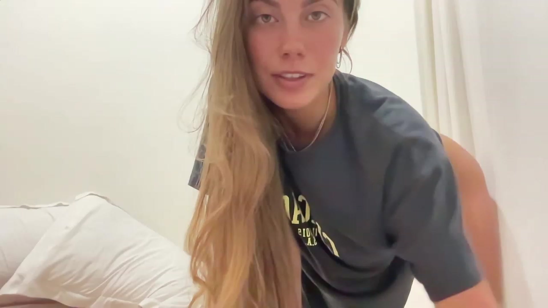 Gallery image thumbnail from BaliSurfGirl's myfreecams stream on, 01/25/2023, 13:41 image 20 of 20
