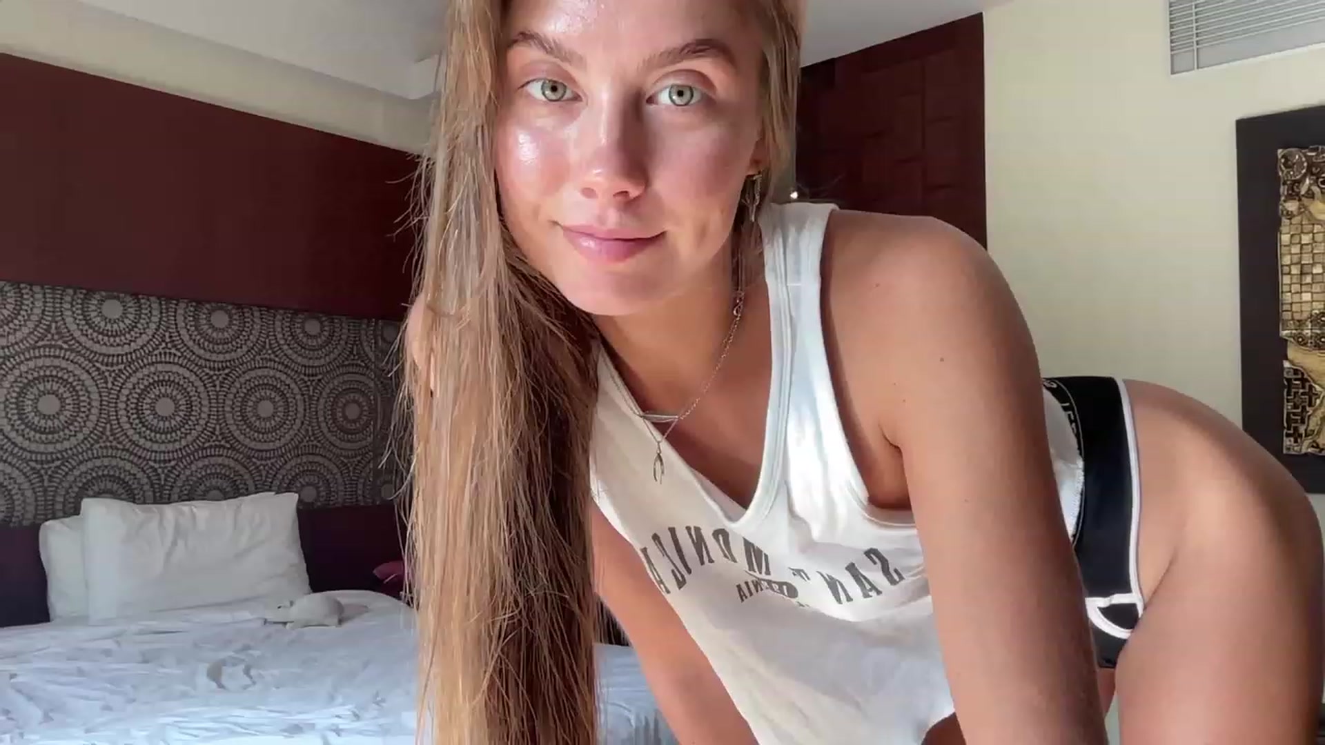 Gallery image thumbnail from BaliSurfGirl's myfreecams stream on, 01/29/2023, 24:45 image 16 of 20