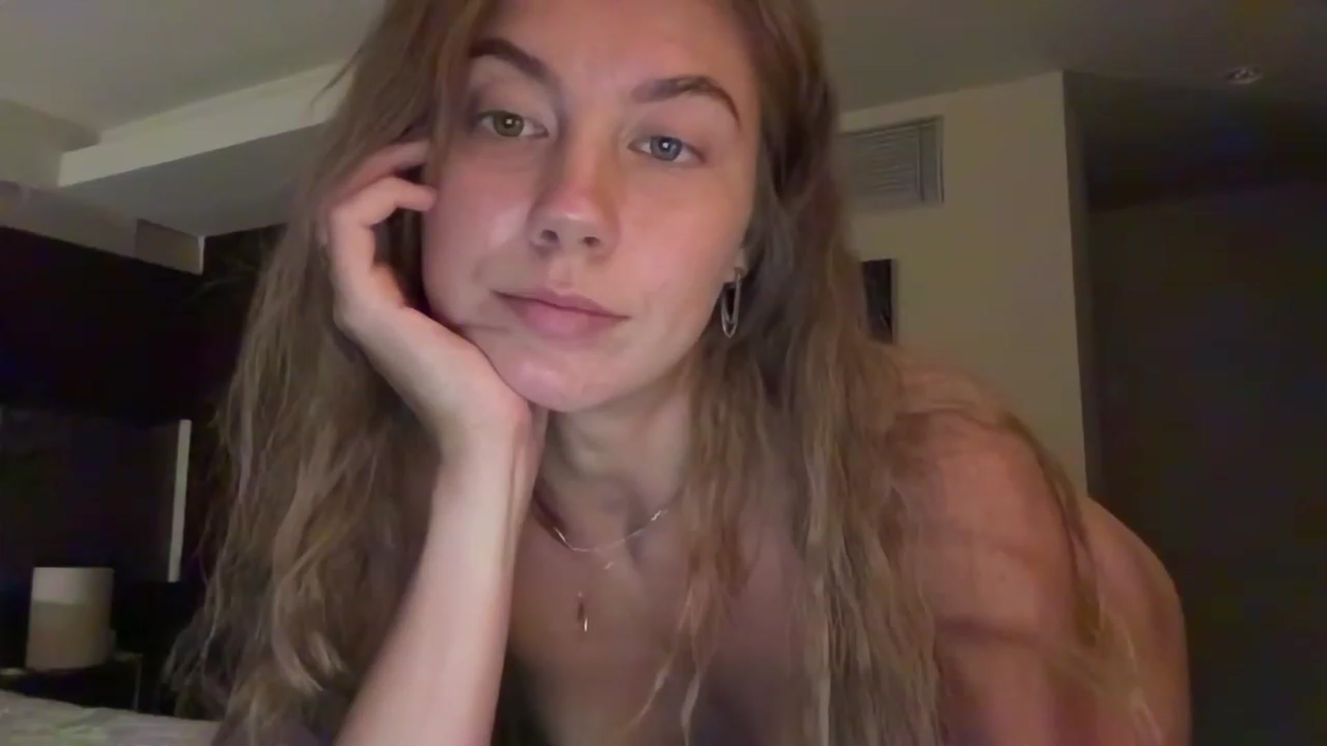 Gallery image thumbnail from BaliSurfGirl's myfreecams stream on, 02/11/2023, 11:19 image 20 of 20
