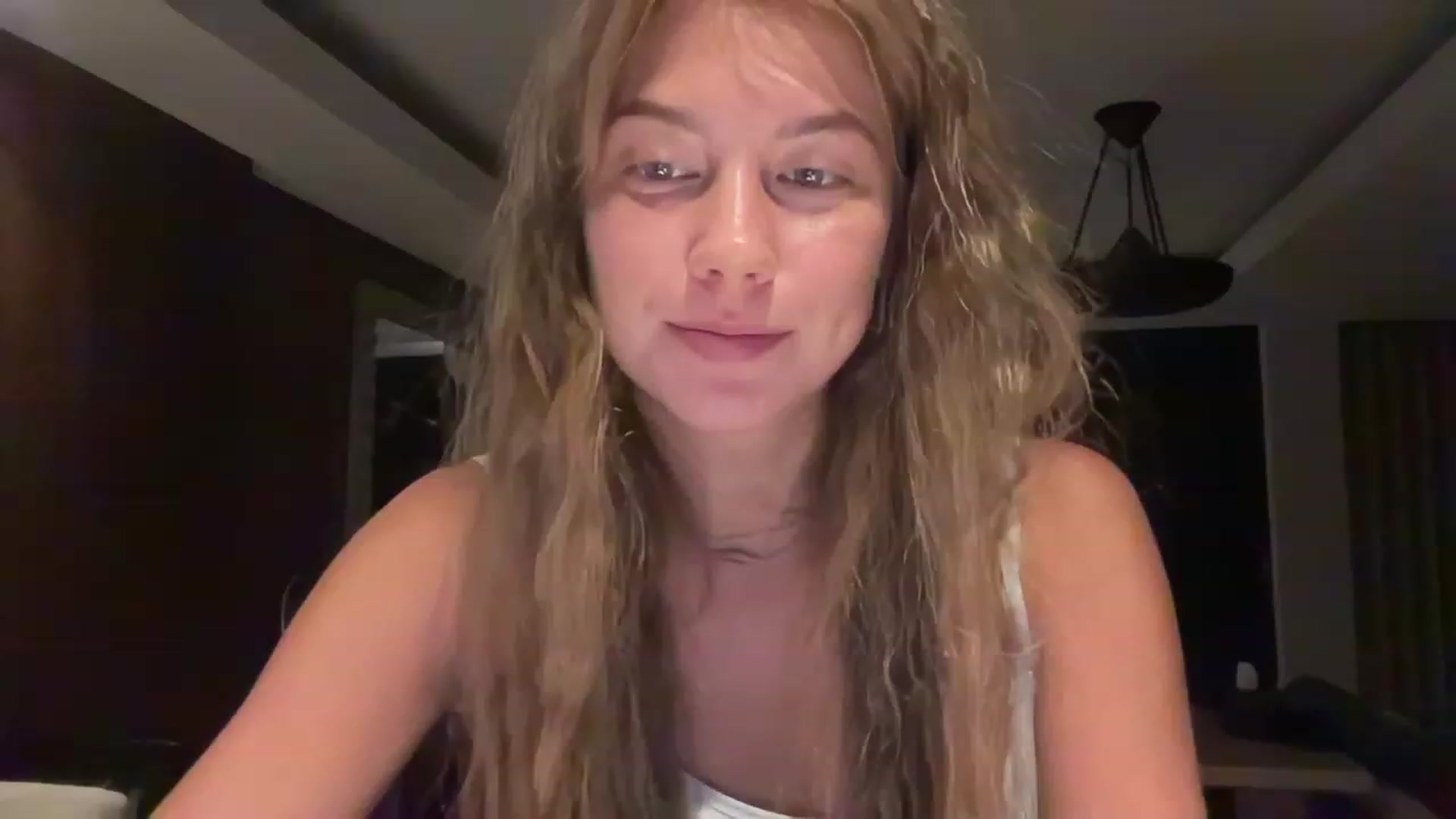 Gallery image thumbnail from BaliSurfGirl's myfreecams stream on, 02/11/2023, 22:32 image 1 of 20