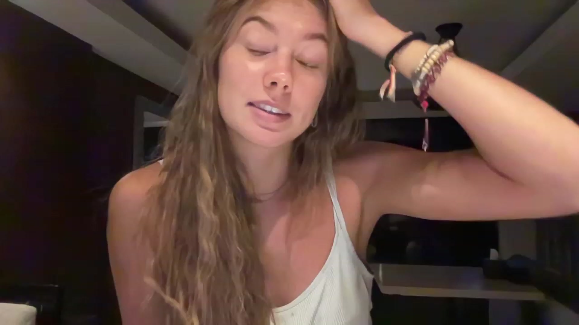 Gallery image thumbnail from BaliSurfGirl's myfreecams stream on, 02/11/2023, 22:32 image 9 of 20