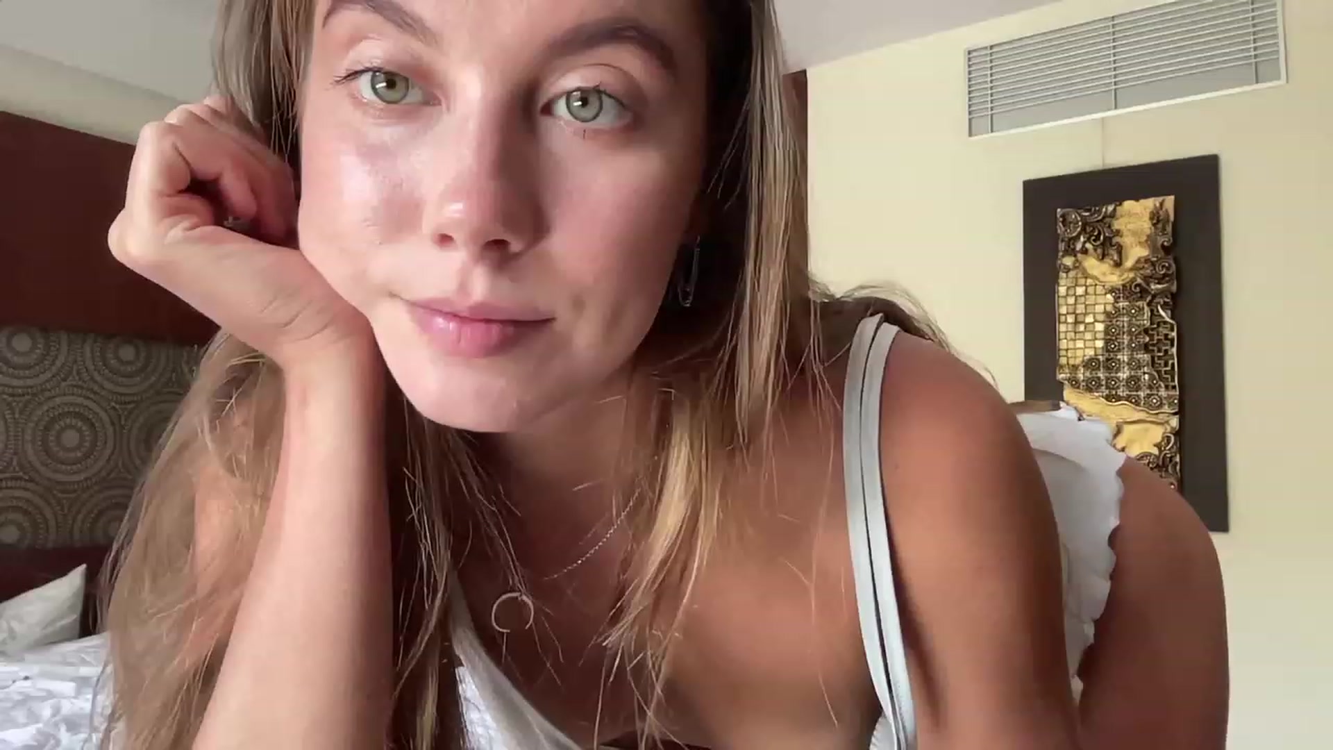 Gallery image thumbnail from BaliSurfGirl's myfreecams stream on, 02/13/2023, 03:20 image 7 of 20