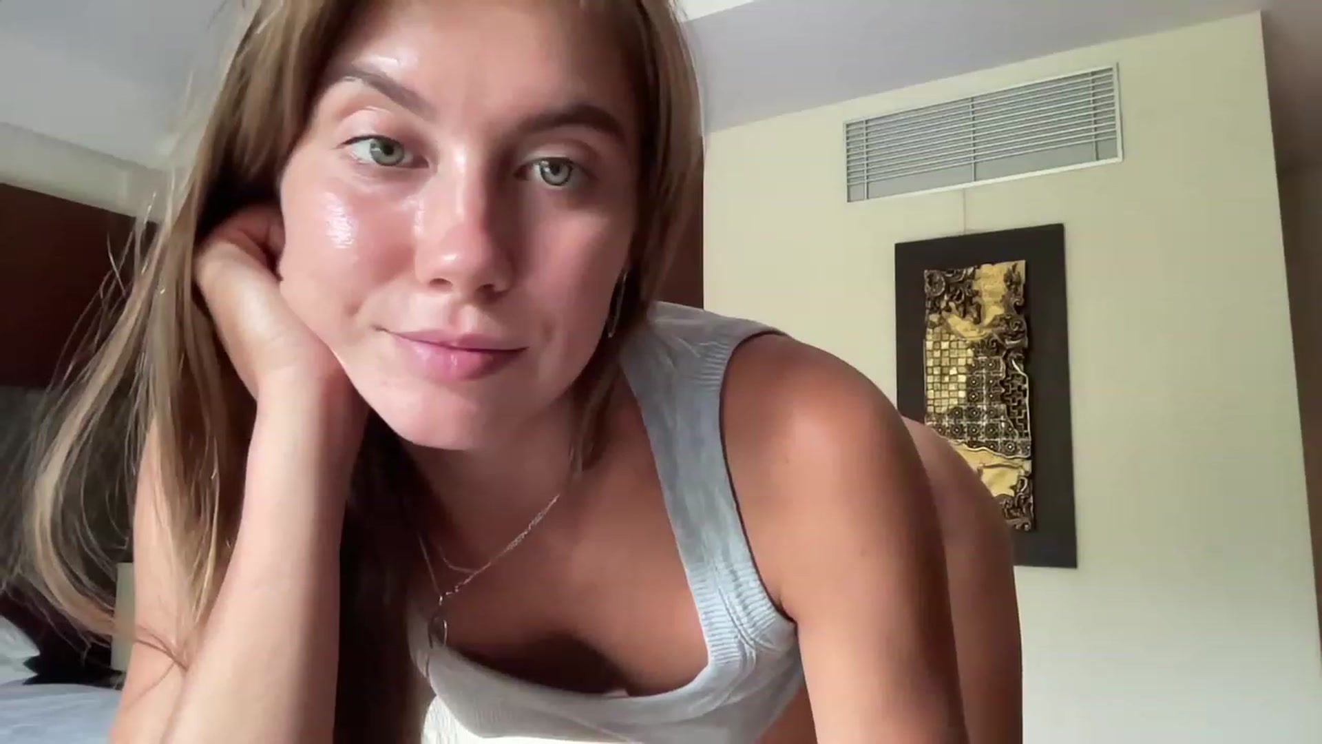 Gallery image thumbnail from BaliSurfGirl's myfreecams stream on, 02/14/2023, 06:34 image 17 of 20