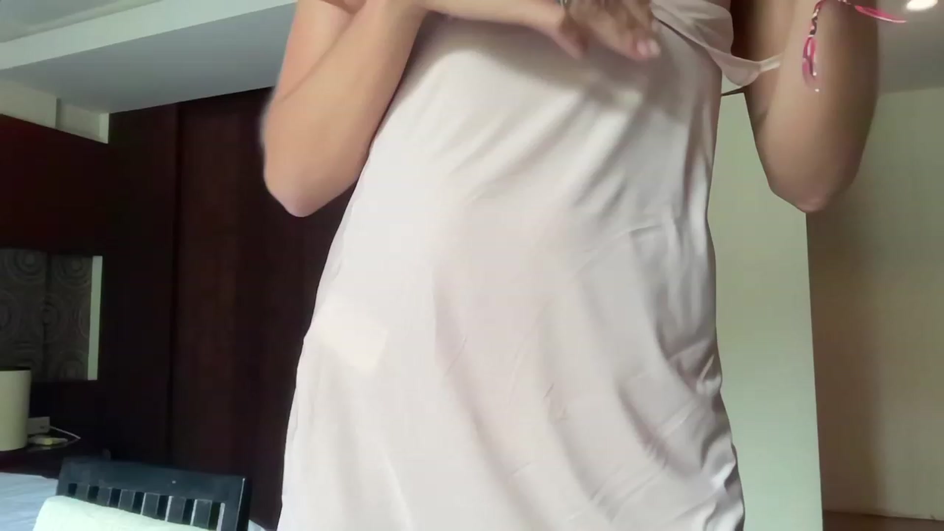 Gallery image thumbnail from BaliSurfGirl's myfreecams stream on, 02/14/2023, 07:52 image 17 of 20
