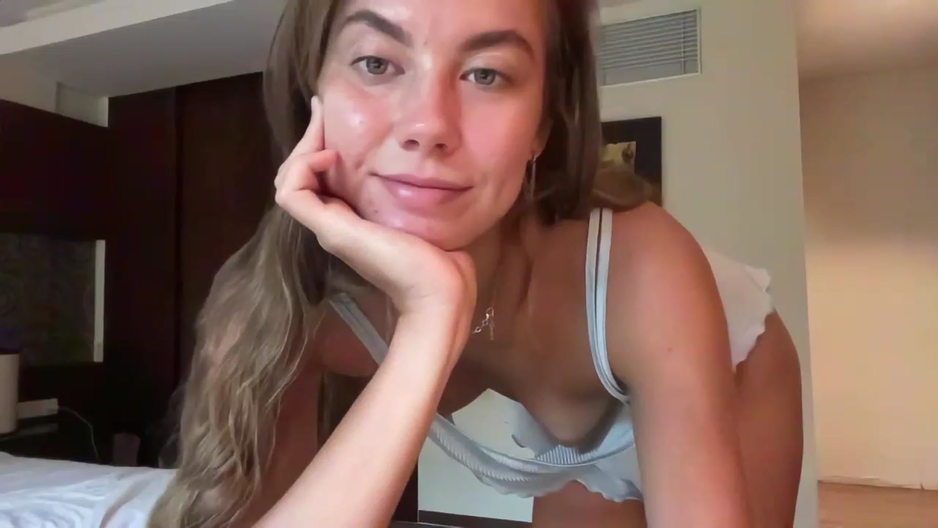 Gallery image thumbnail from BaliSurfGirl's myfreecams stream on, 02/17/2023, 23:23 image 15 of 20