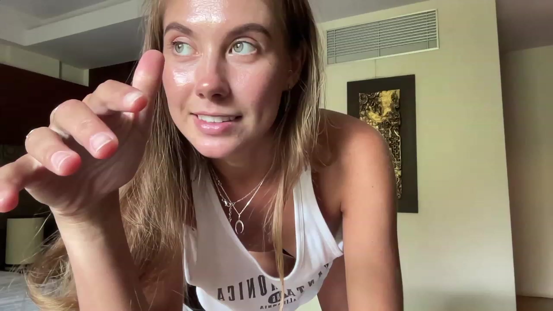 Gallery image thumbnail from BaliSurfGirl's myfreecams stream on, 02/25/2023, 05:05 image 14 of 20