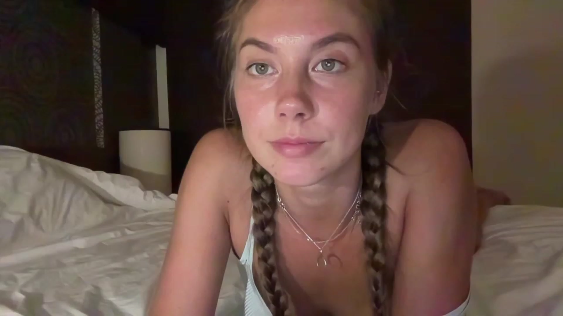 Gallery image thumbnail from BaliSurfGirl's myfreecams stream on, 02/27/2023, 12:28 image 6 of 20