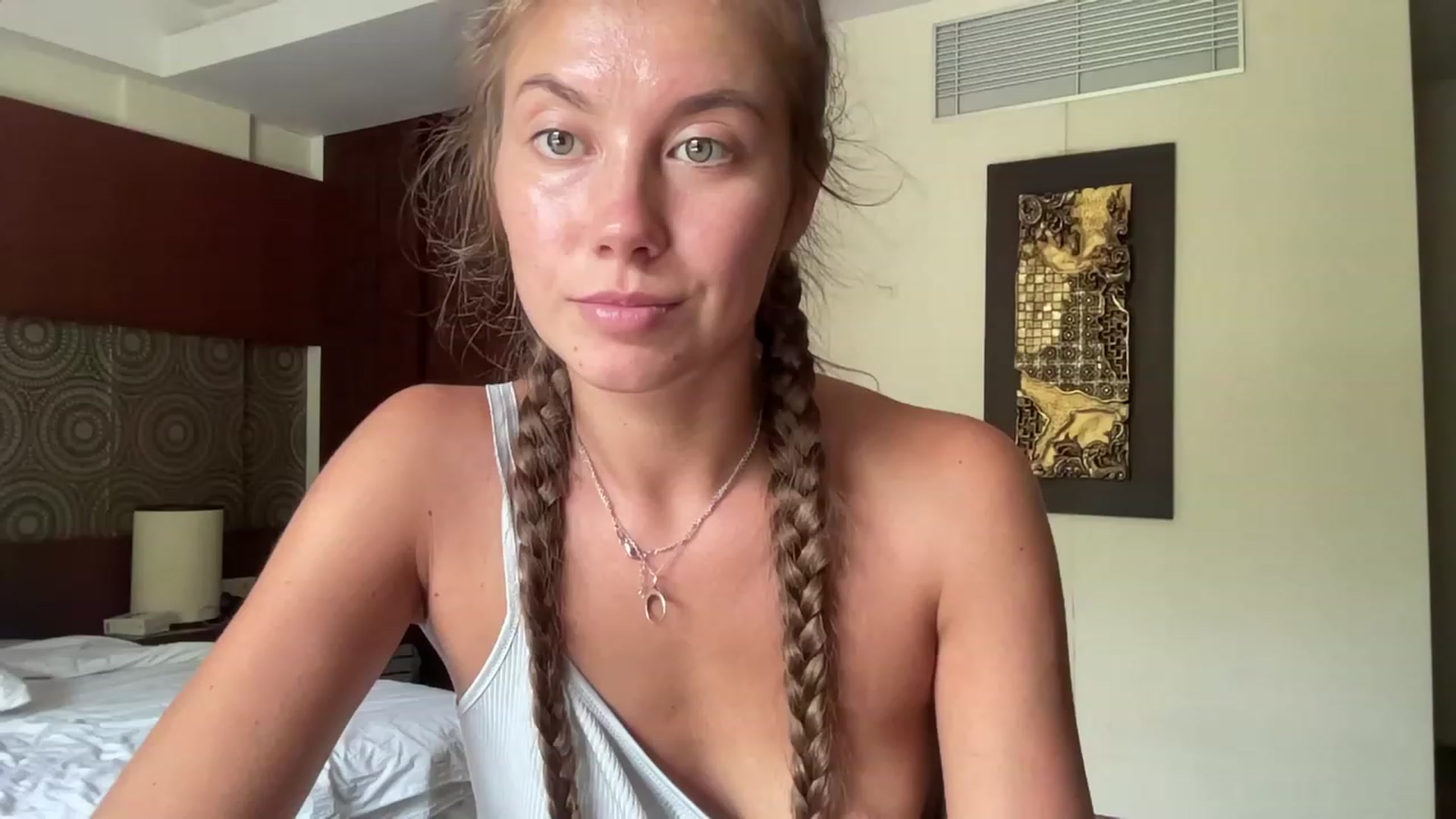 Gallery image thumbnail from BaliSurfGirl's myfreecams stream on, 02/28/2023, 03:28 image 6 of 20