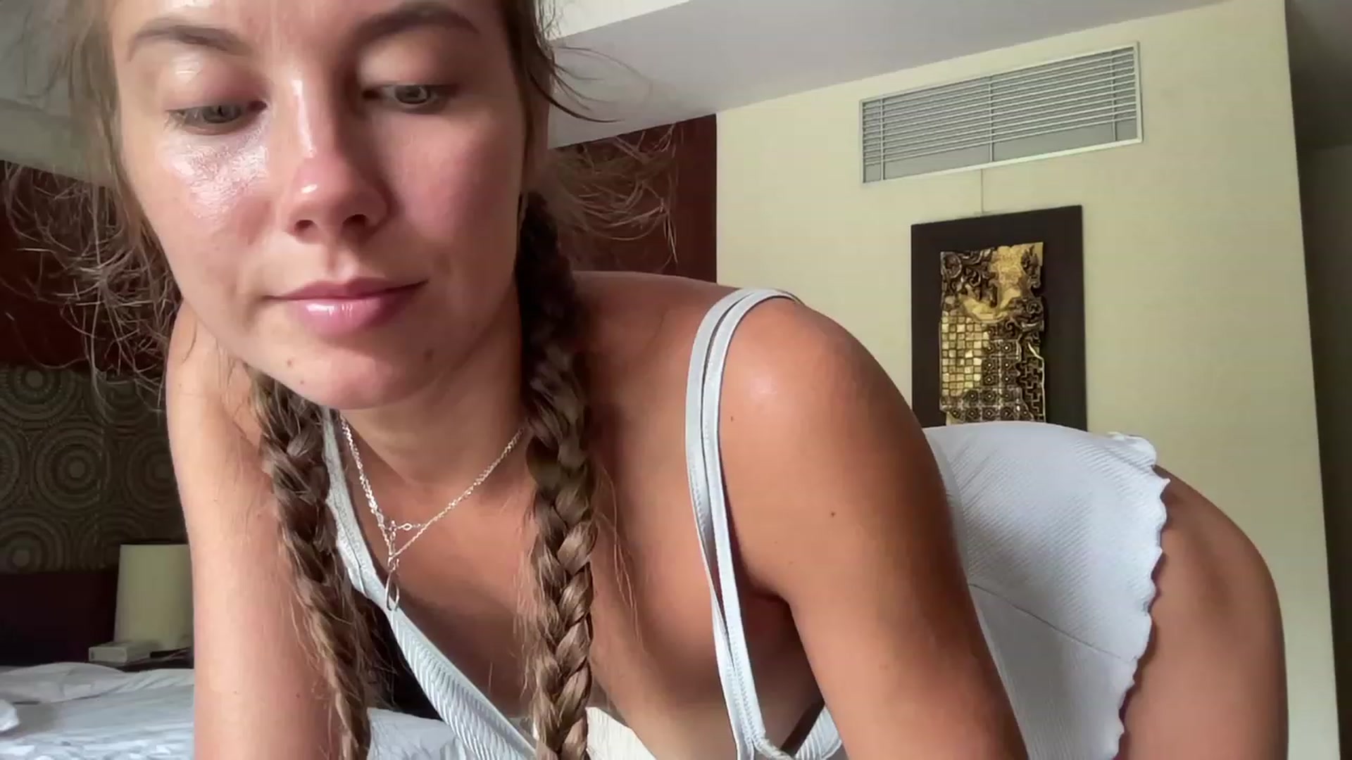 Gallery image thumbnail from BaliSurfGirl's myfreecams stream on, 02/28/2023, 03:28 image 17 of 20