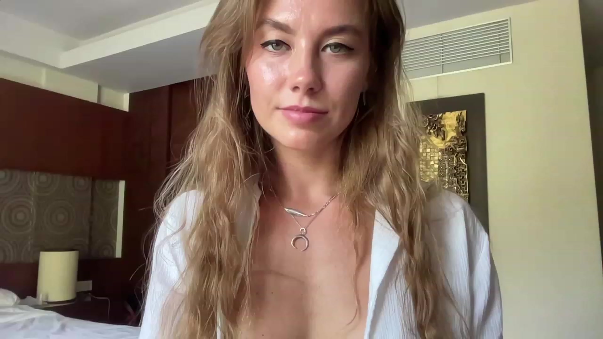 Gallery image thumbnail from BaliSurfGirl's myfreecams stream on, 03/02/2023, 04:27 image 14 of 20
