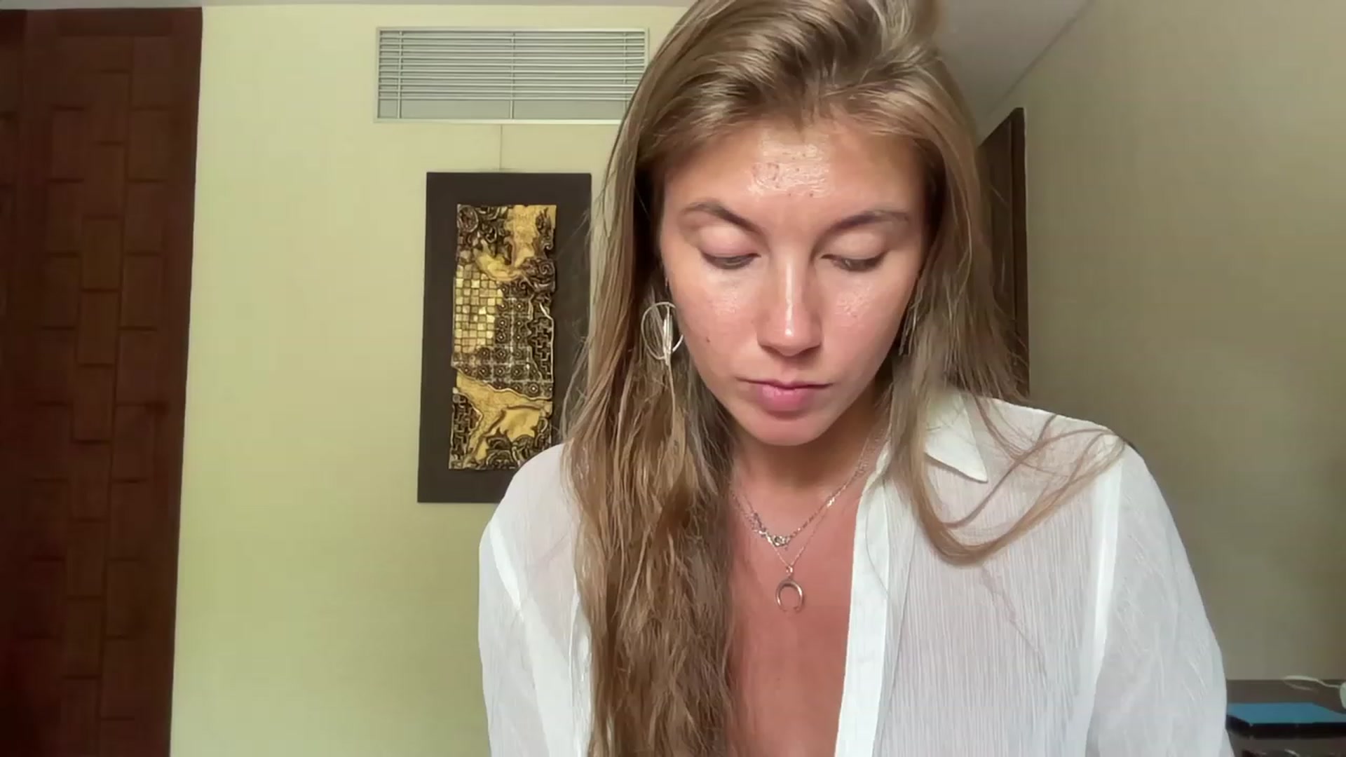 Gallery image thumbnail from BaliSurfGirl's myfreecams stream on, 03/09/2023, 03:33 image 6 of 20