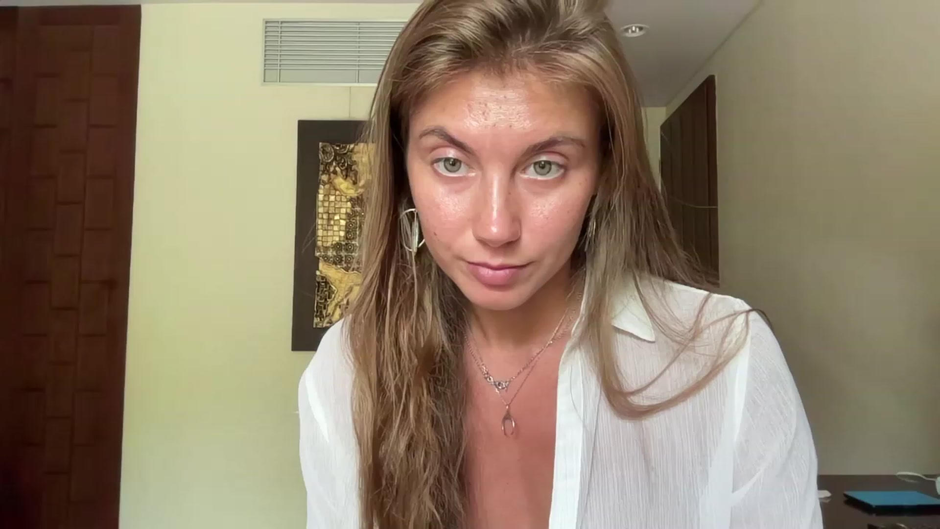 Gallery image thumbnail from BaliSurfGirl's myfreecams stream on, 03/09/2023, 03:33 image 14 of 20