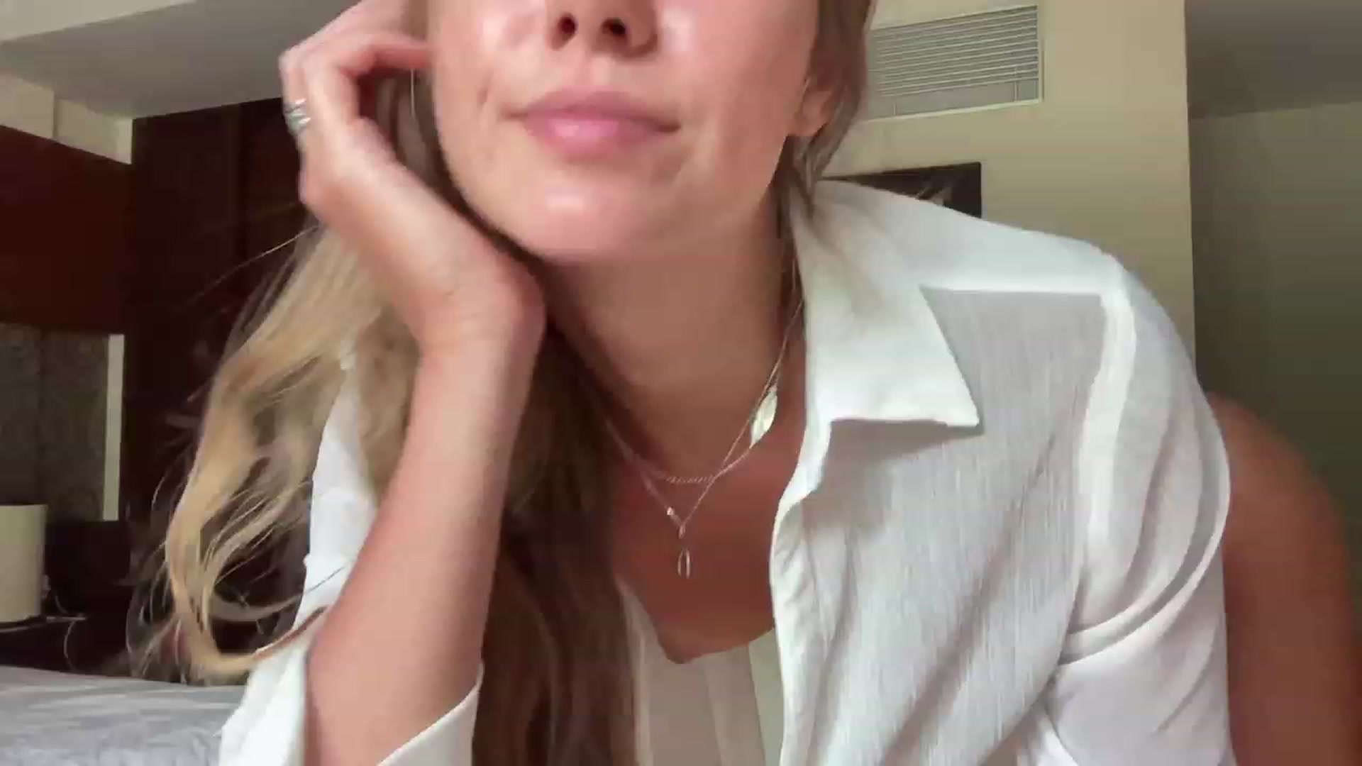 Gallery image thumbnail from BaliSurfGirl's myfreecams stream on, 03/10/2023, 24:45 image 5 of 20