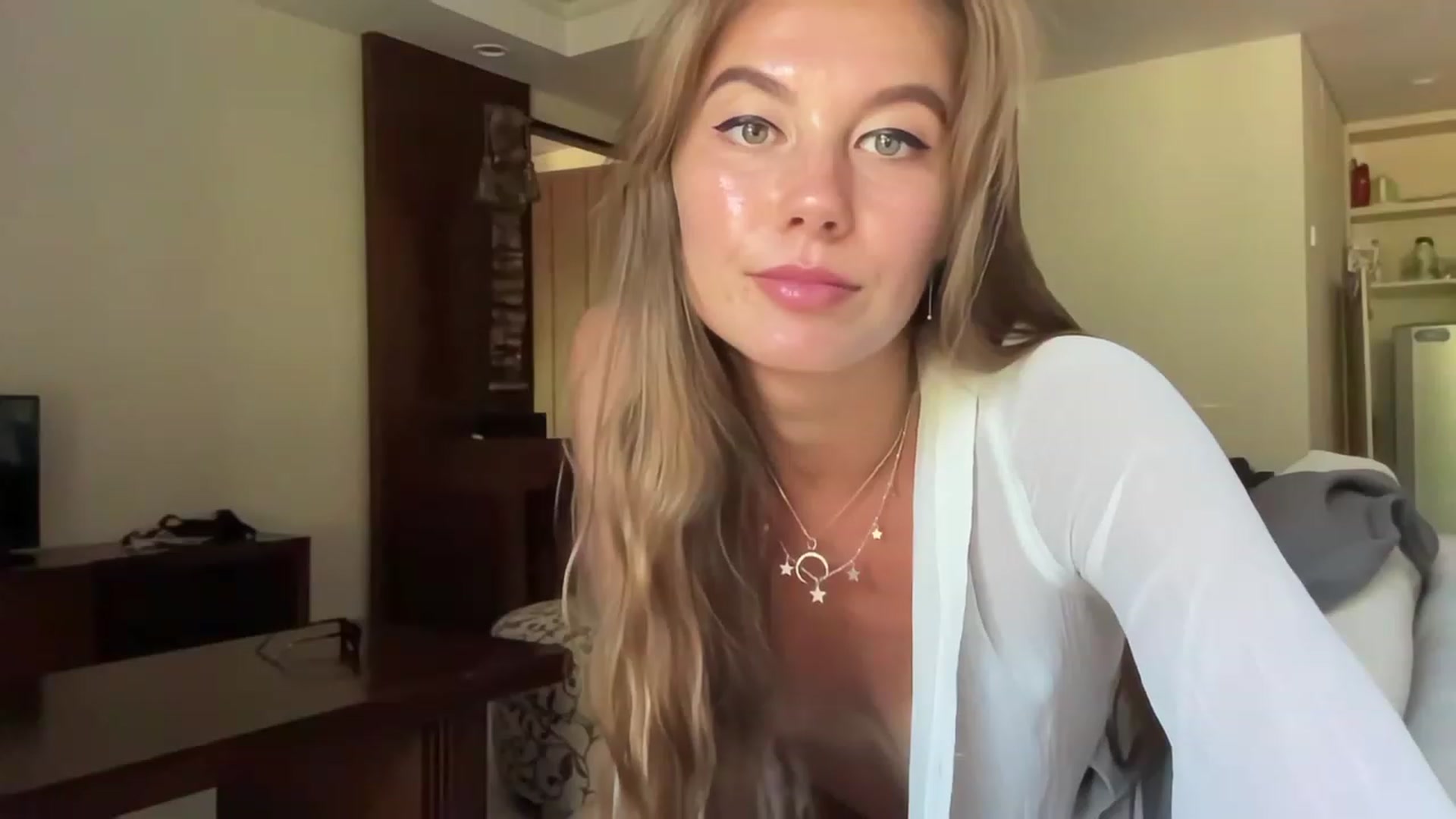 Gallery image thumbnail from BaliSurfGirl's myfreecams stream on, 03/10/2023, 06:43 image 18 of 20