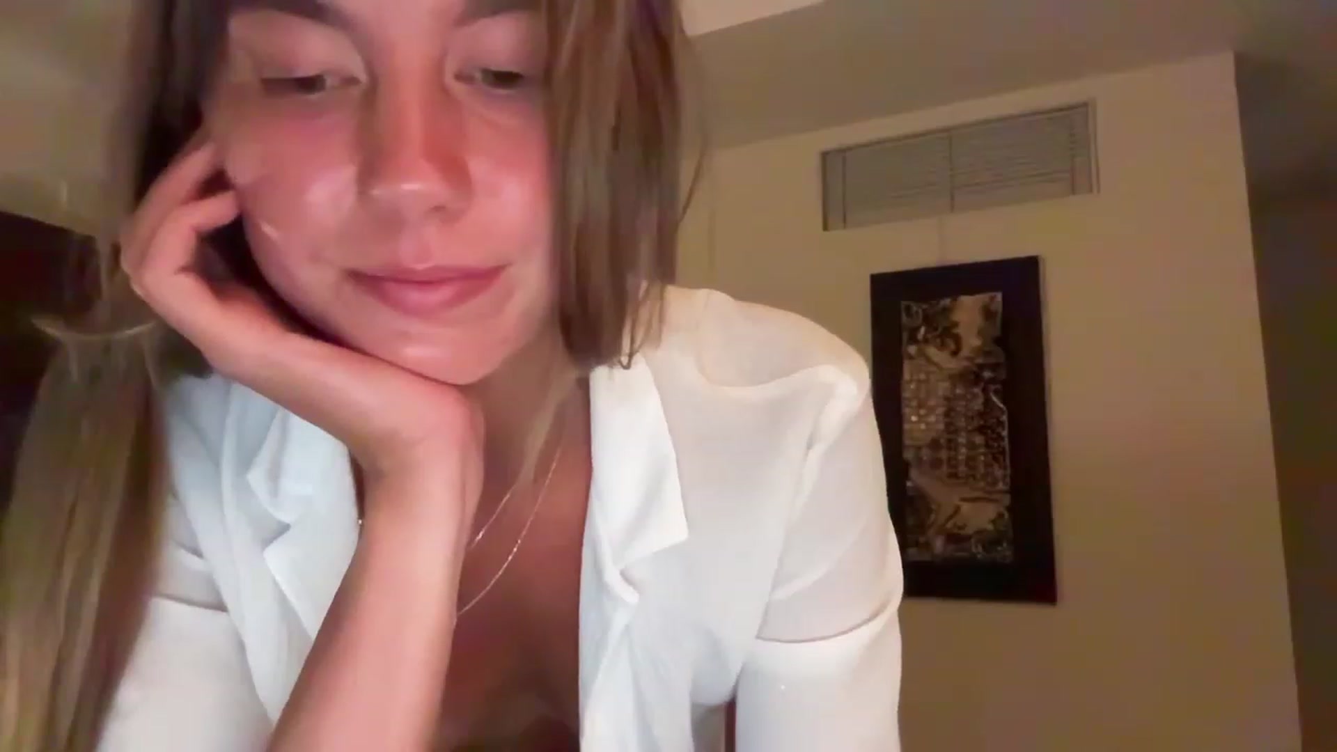 Gallery image thumbnail from BaliSurfGirl's myfreecams stream on, 03/13/2023, 11:14 image 15 of 20