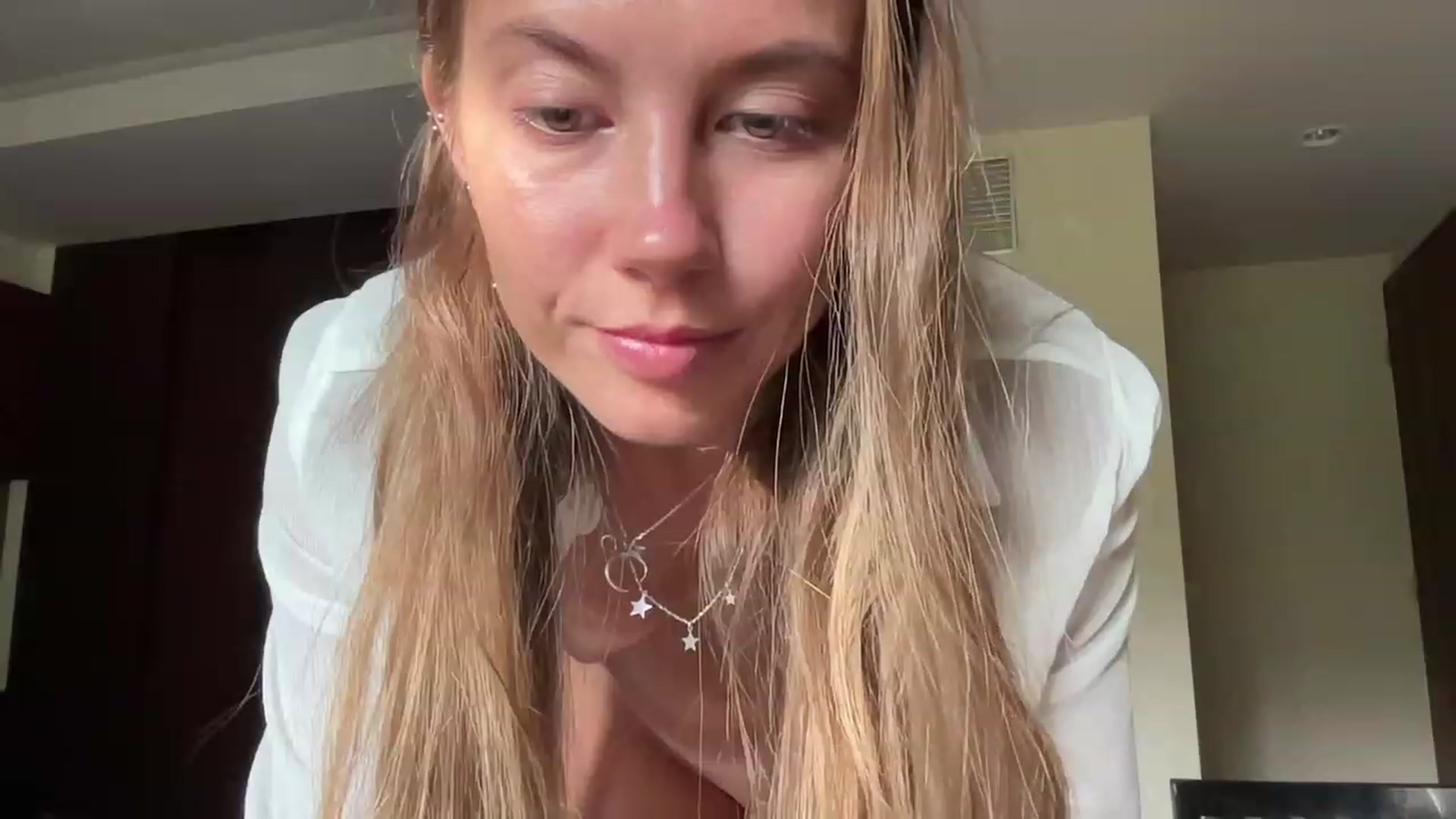Gallery image thumbnail from BaliSurfGirl's myfreecams stream on, 03/17/2023, 23:34 image 13 of 20