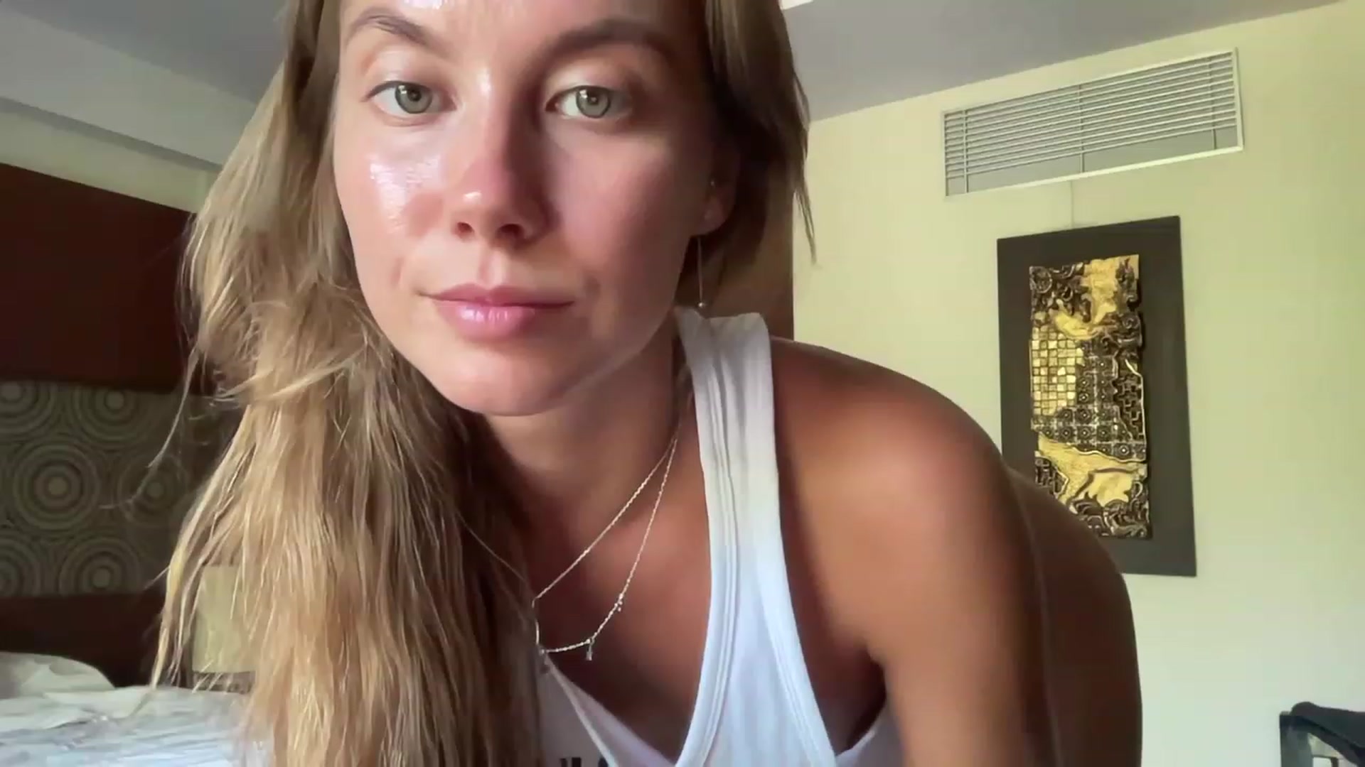Gallery image thumbnail from BaliSurfGirl's myfreecams stream on, 03/18/2023, 05:42 image 18 of 20