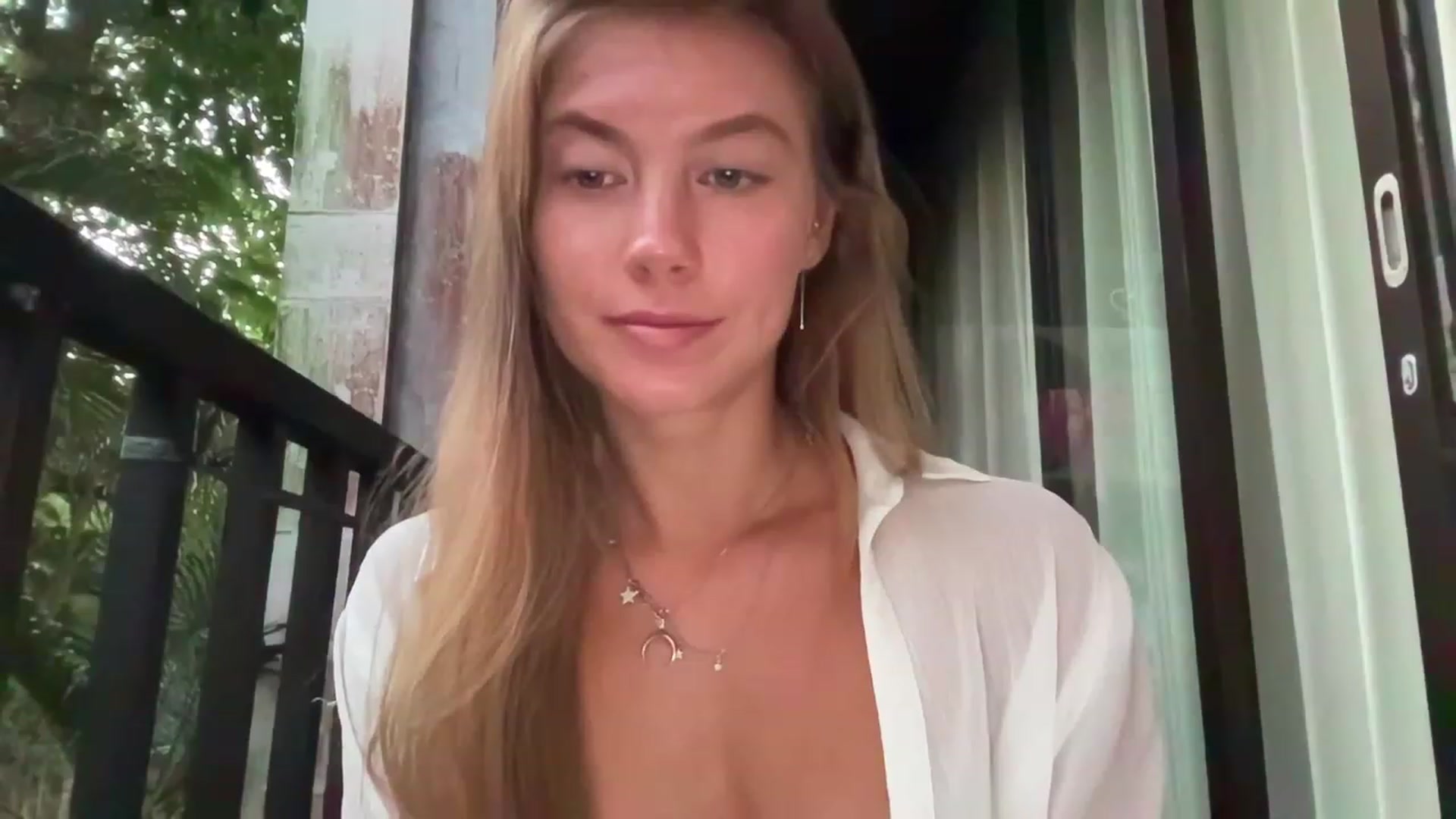 Gallery image thumbnail from BaliSurfGirl's myfreecams stream on, 03/23/2023, 22:50 image 3 of 20