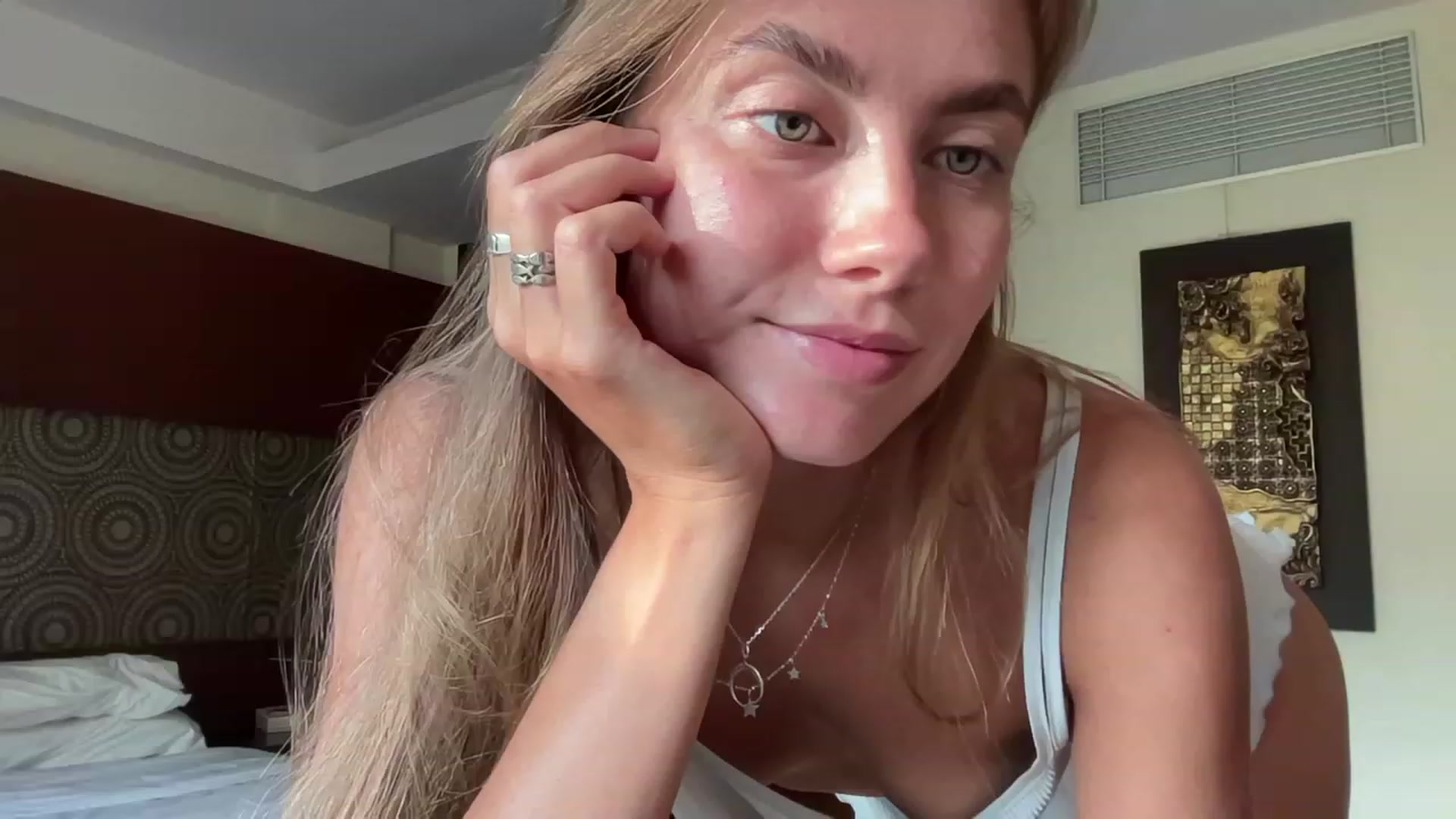 Gallery image thumbnail from BaliSurfGirl's myfreecams stream on, 03/24/2023, 23:30 image 20 of 20