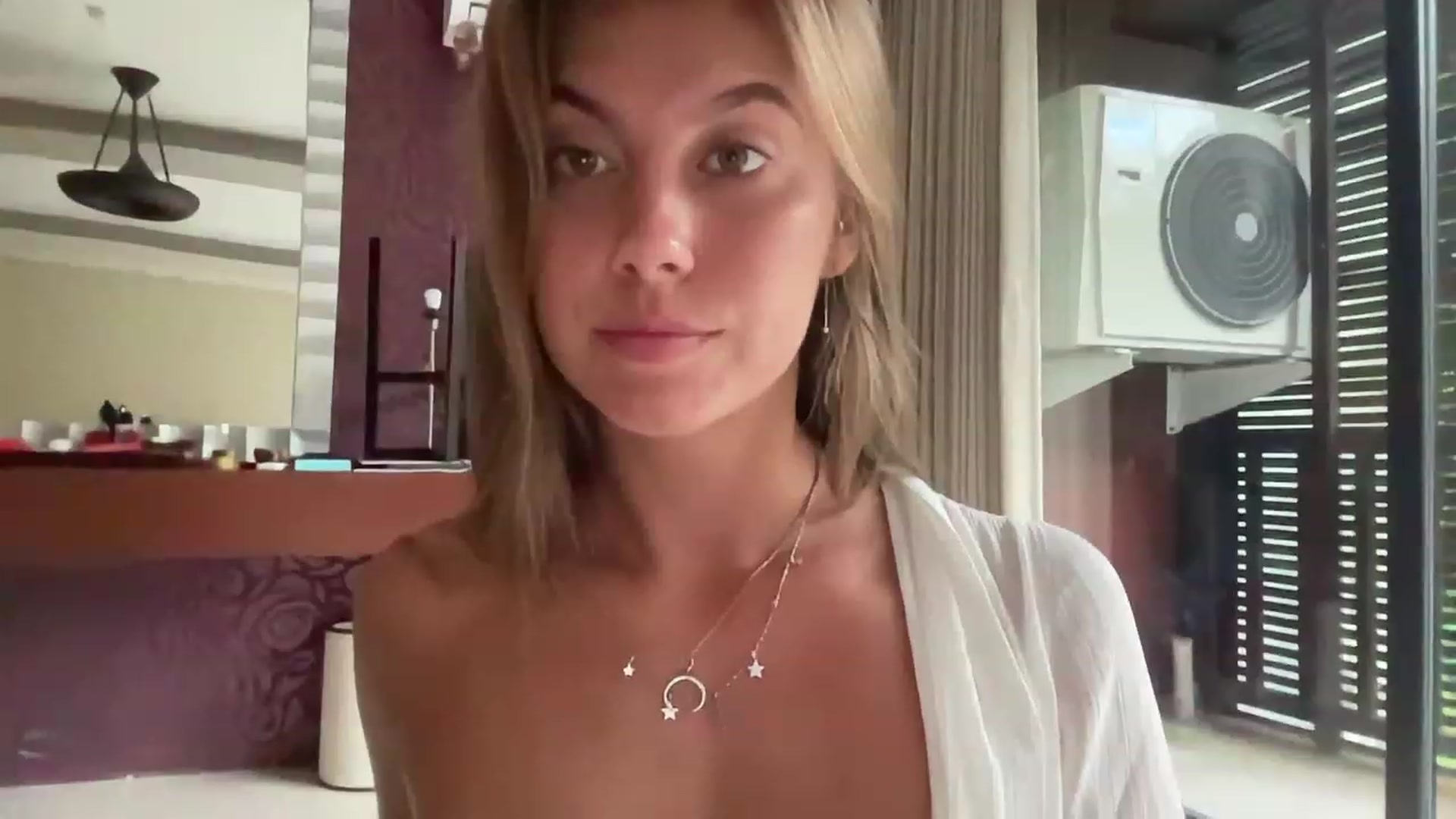 Gallery image thumbnail from BaliSurfGirl's myfreecams stream on, 04/02/2023, 23:18 image 5 of 20
