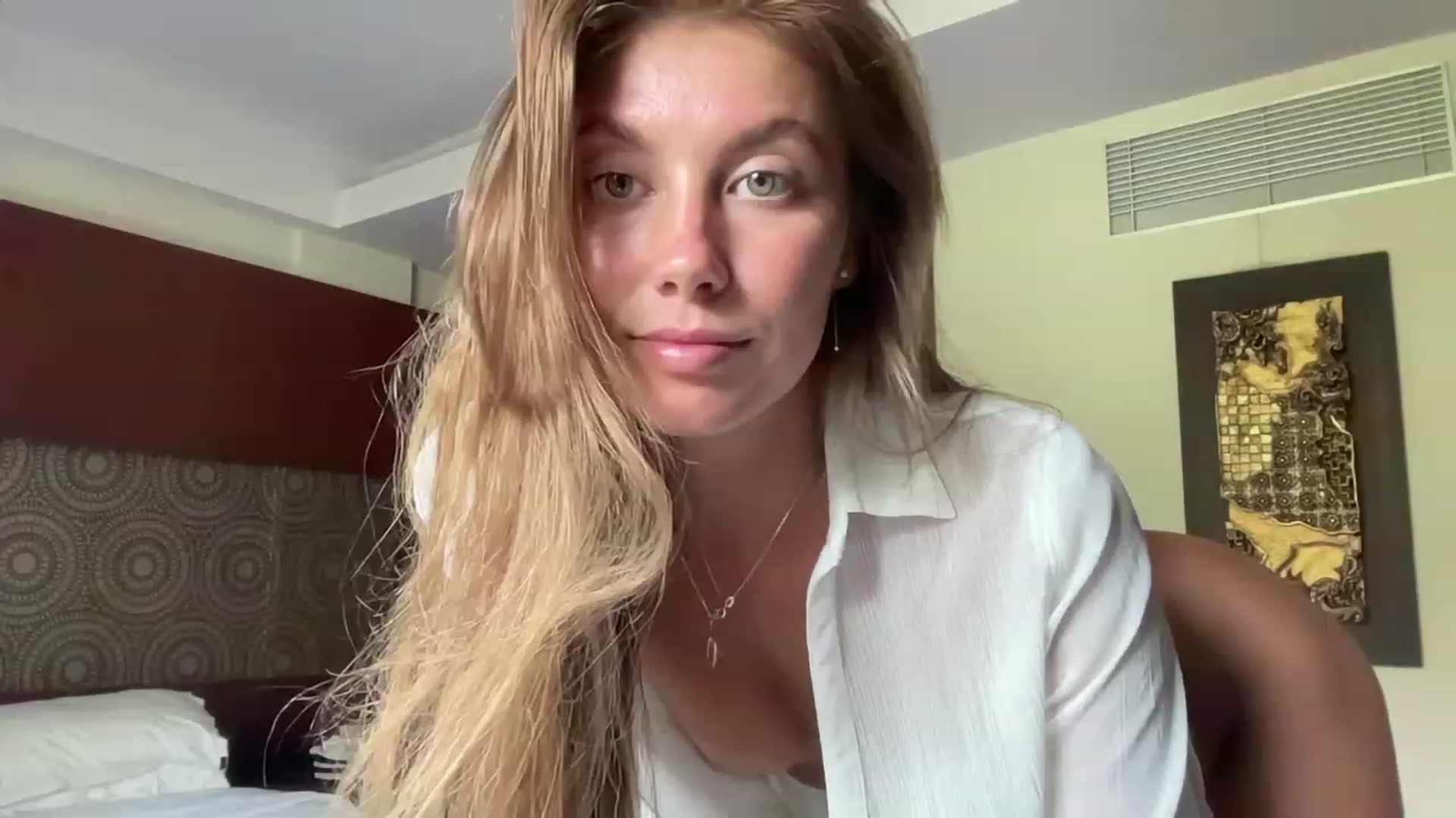 Gallery image thumbnail from BaliSurfGirl's myfreecams stream on, 04/05/2023, 05:24 image 11 of 20