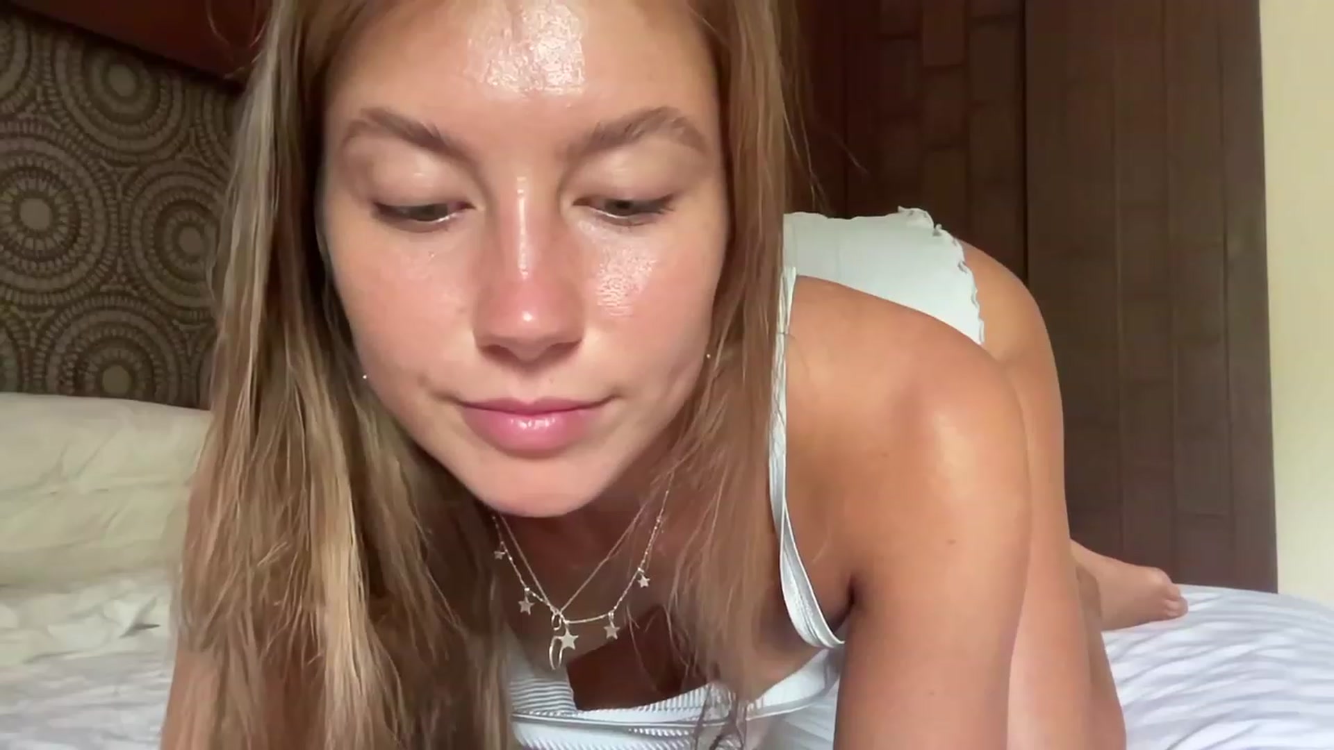 Gallery image thumbnail from BaliSurfGirl's myfreecams stream on, 04/10/2023, 01:11 image 13 of 20