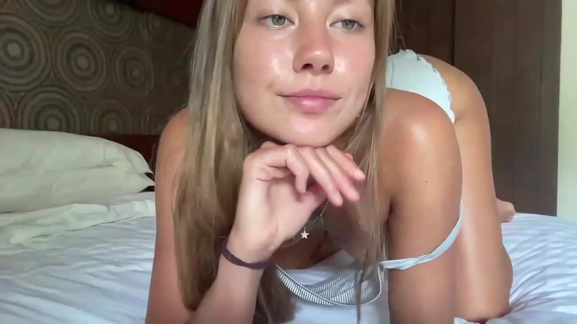 Gallery image thumbnail from BaliSurfGirl's myfreecams stream on, 04/10/2023, 01:11 image 16 of 20
