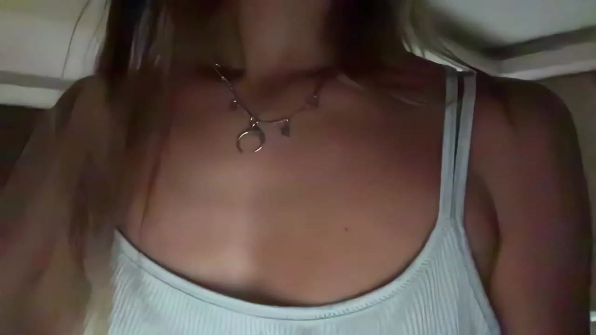 Gallery image thumbnail from BaliSurfGirl's myfreecams stream on, 04/11/2023, 23:24 image 6 of 20