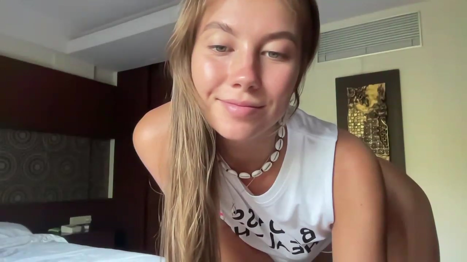 Gallery image thumbnail from BaliSurfGirl's myfreecams stream on, 04/15/2023, 09:08 image 19 of 20