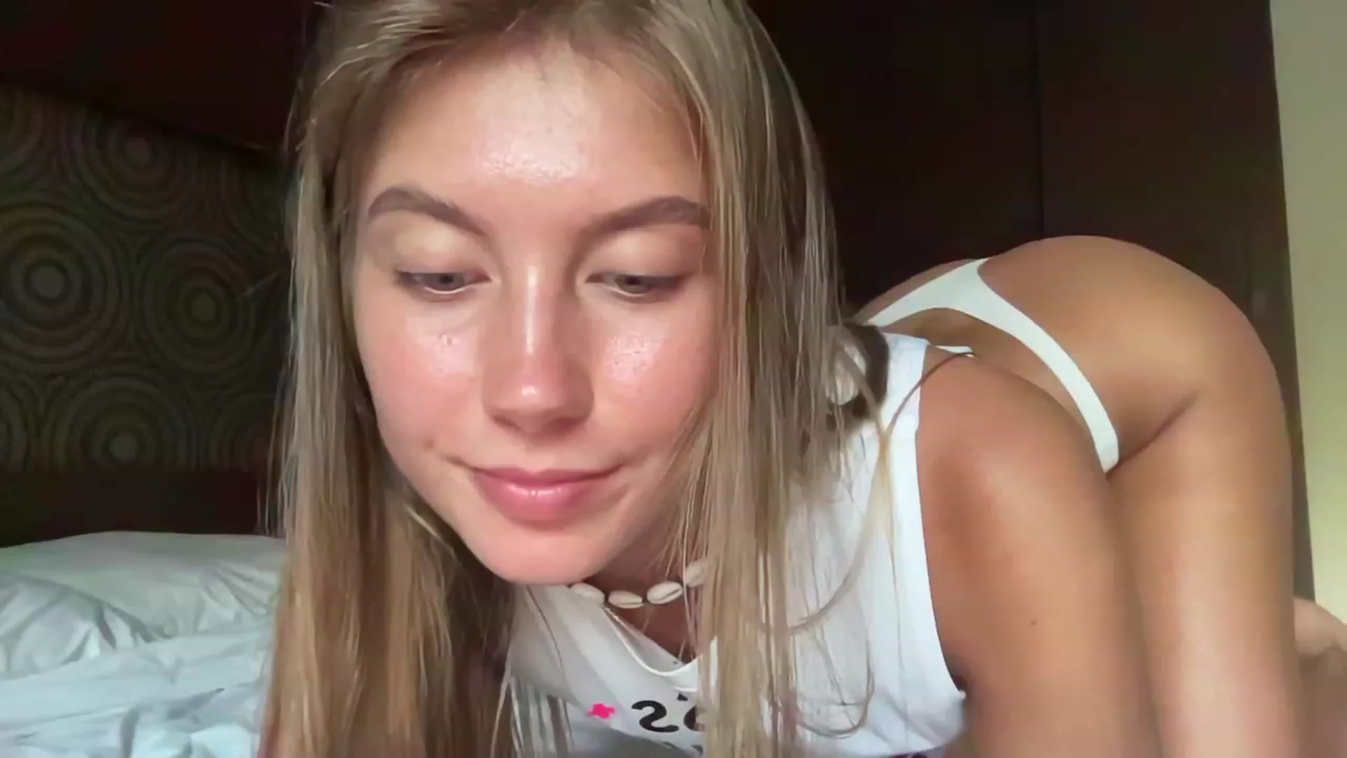 Gallery image thumbnail from BaliSurfGirl's myfreecams stream on, 04/15/2023, 10:01 image 12 of 20