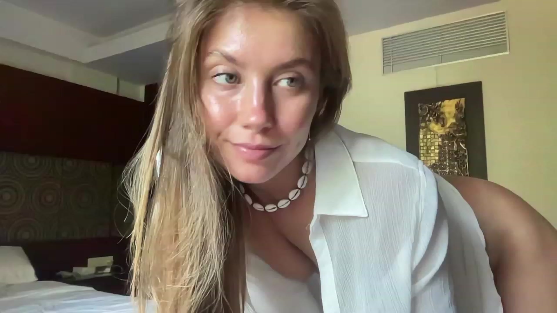 Gallery image thumbnail from BaliSurfGirl's myfreecams stream on, 04/18/2023, 05:55 image 6 of 20