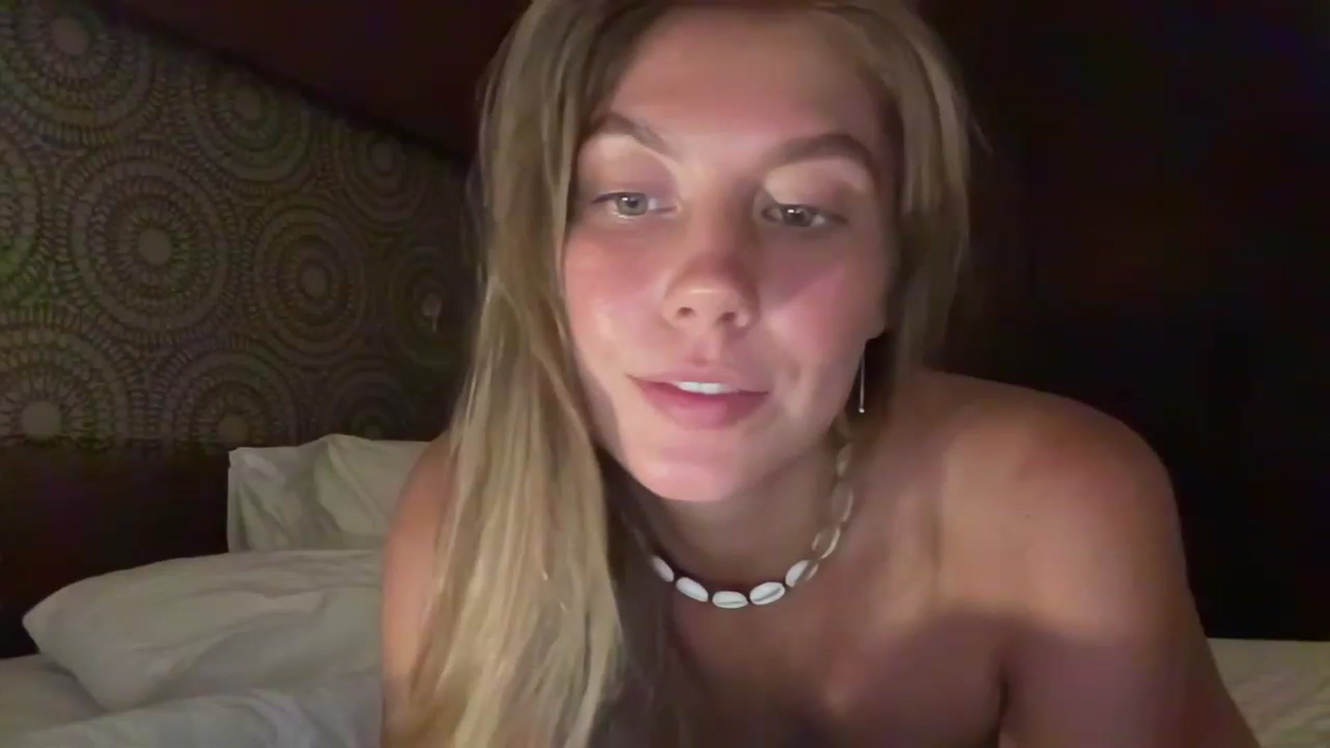 Gallery image thumbnail from BaliSurfGirl's myfreecams stream on, 04/22/2023, 11:41 image 15 of 20