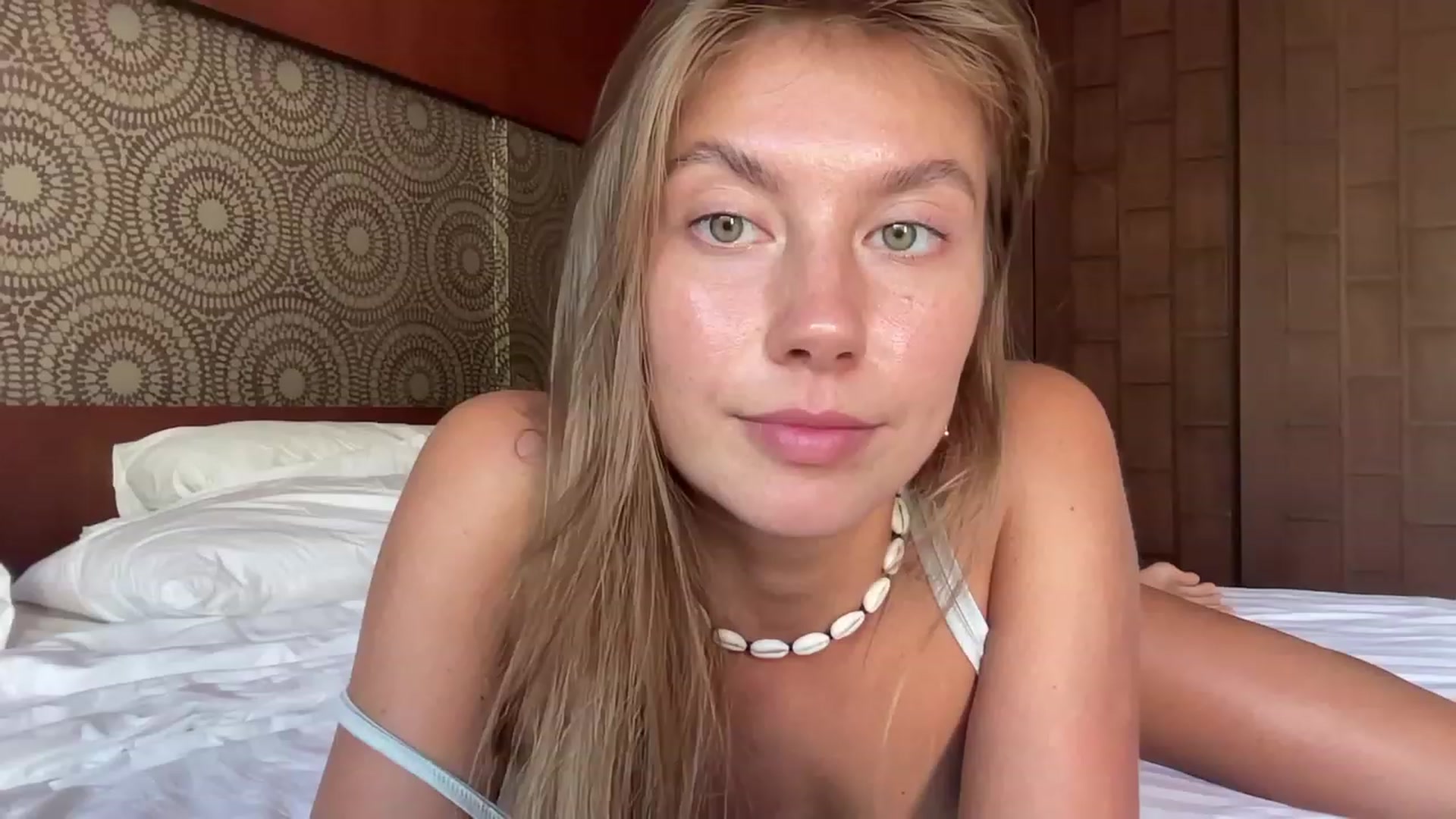 Gallery image thumbnail from BaliSurfGirl's myfreecams stream on, 04/23/2023, 24:16 image 12 of 20