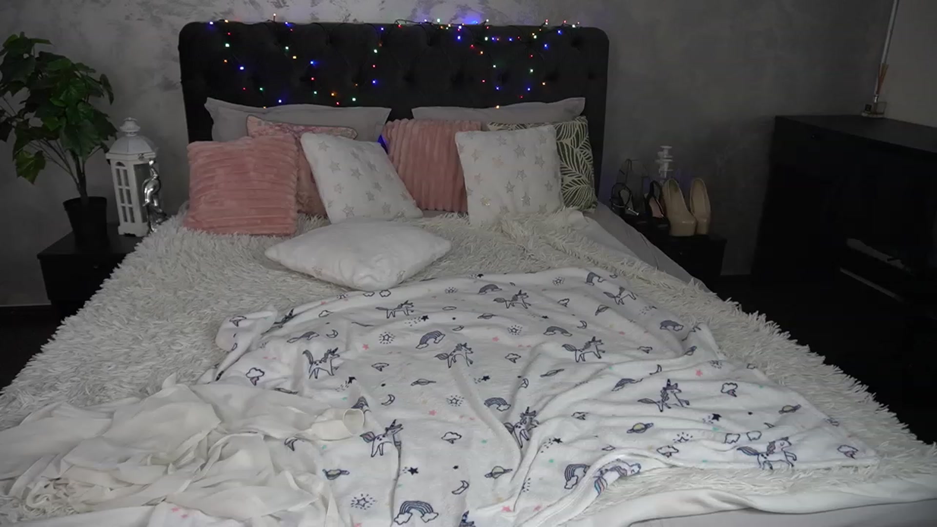 Gallery image thumbnail from BaliSurfGirl's myfreecams stream on, 05/10/2023, 09:20 image 11 of 20