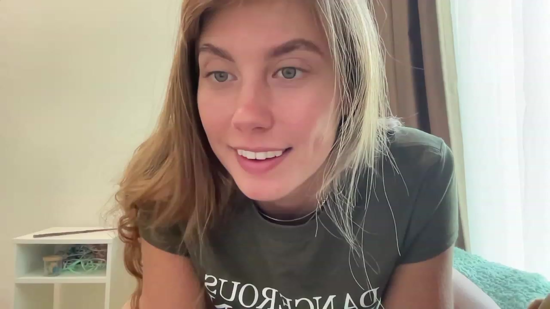 Gallery image thumbnail from BaliSurfGirl's myfreecams stream on, 05/18/2023, 10:48 image 16 of 20