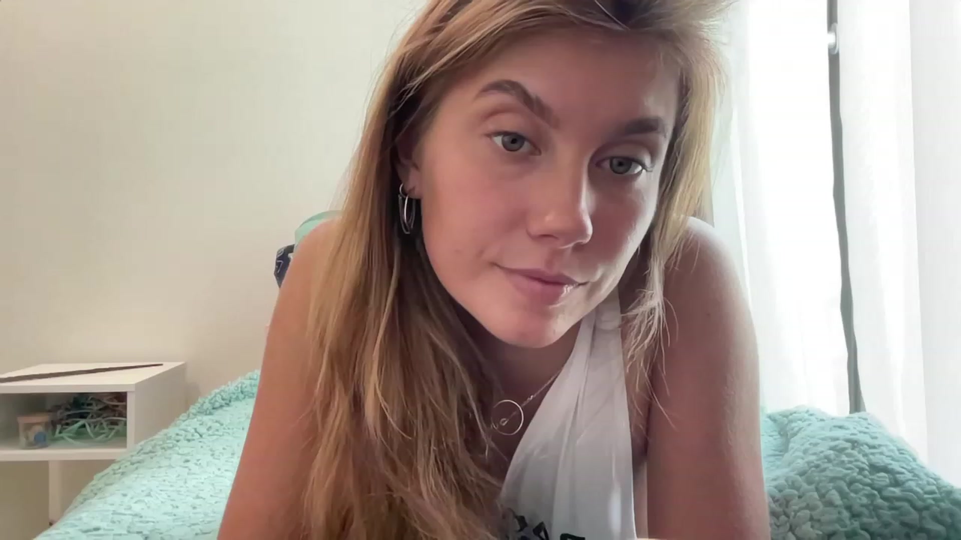 Gallery image thumbnail from BaliSurfGirl's myfreecams stream on, 05/19/2023, 11:37 image 4 of 20