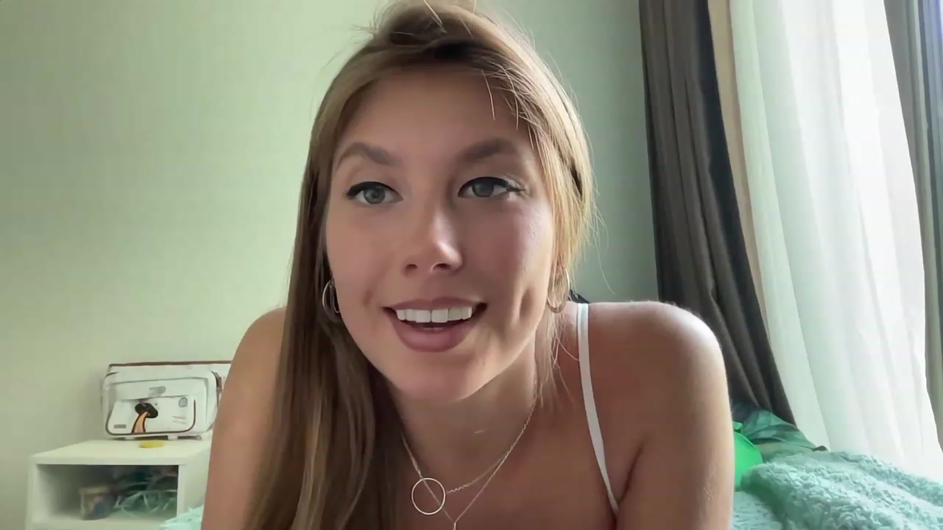 Gallery image thumbnail from BaliSurfGirl's myfreecams stream on, 05/21/2023, 12:05 image 3 of 20