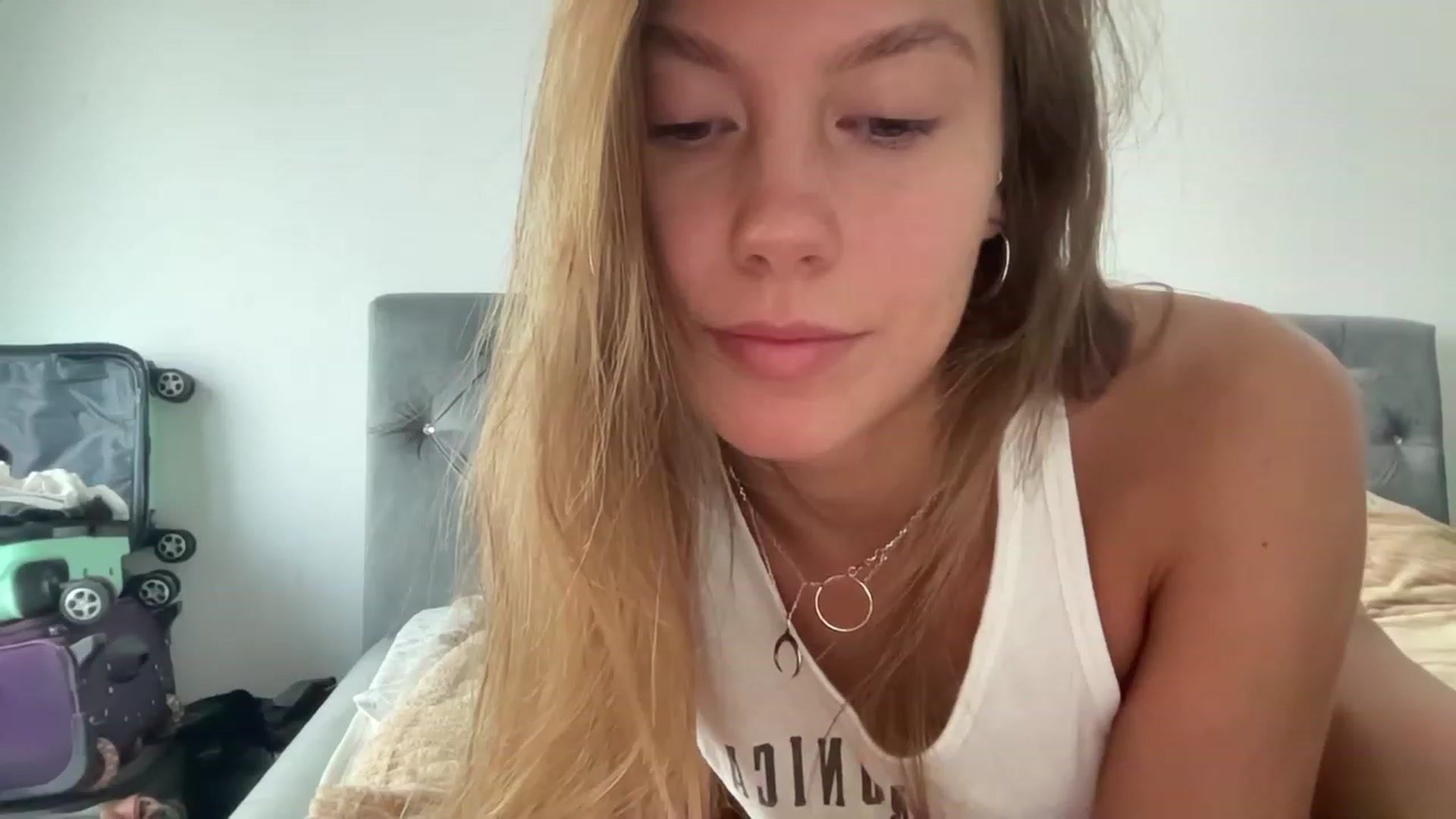 Gallery image thumbnail from BaliSurfGirl's myfreecams stream on, 06/02/2023, 04:29 image 3 of 20
